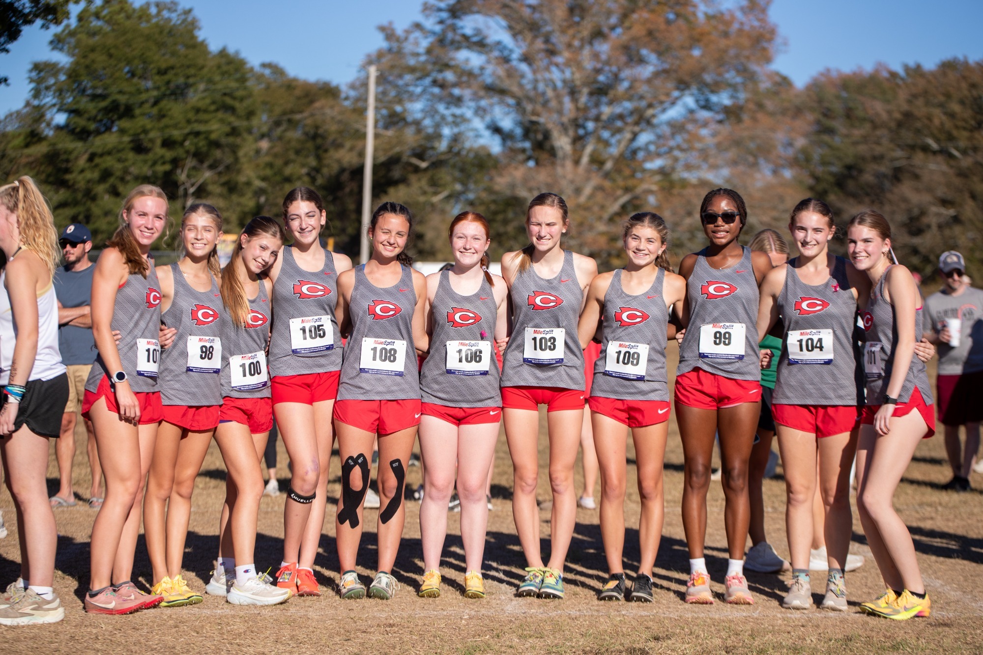 2026.1022.WomensCrossCountryTeamPhoto