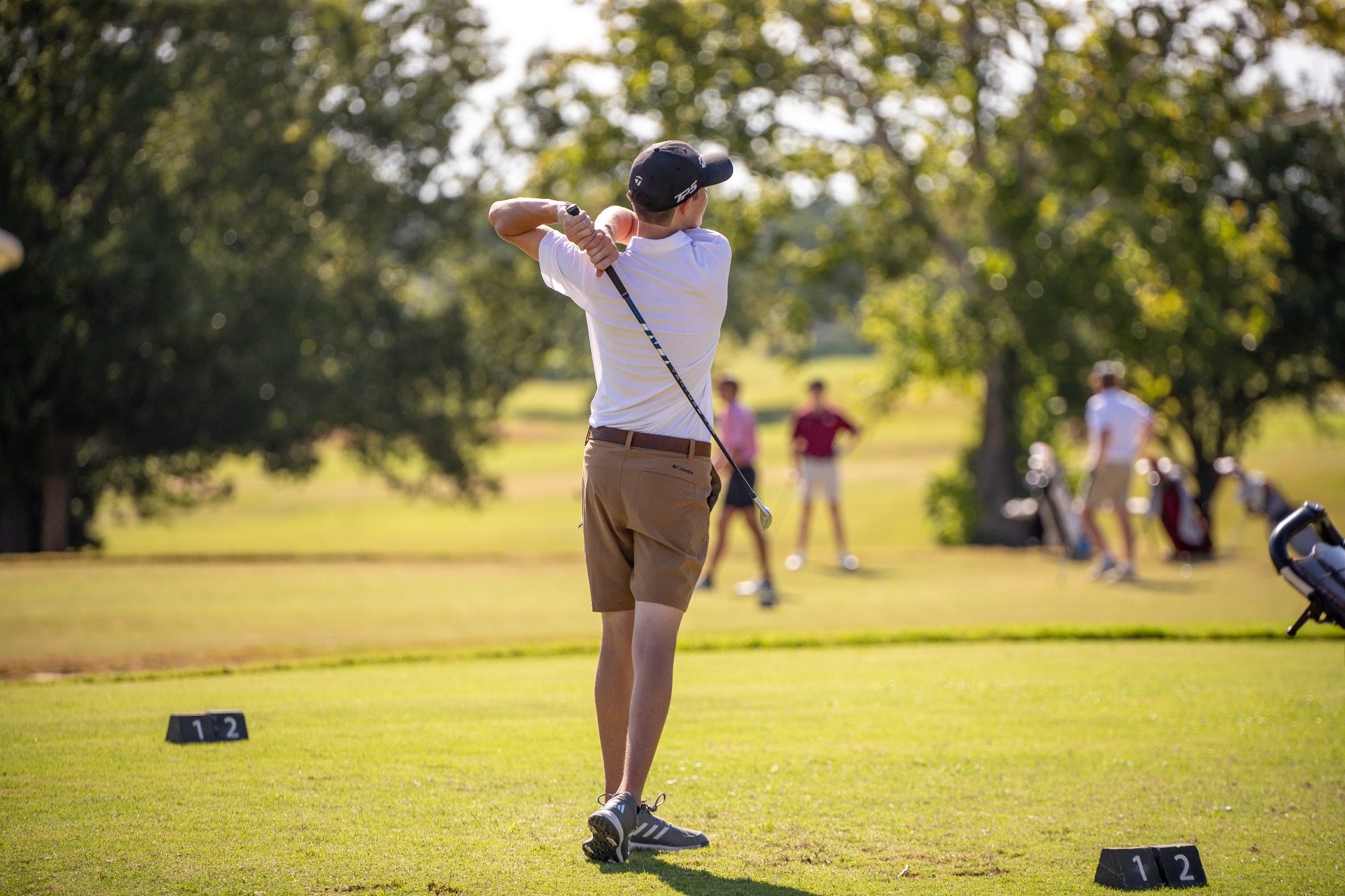 Arrow Golf competed in the Maverick Invitational at Lake Caroline on Thursday, August 20. The top player for Clinton was Cooper Smith, finishing with an 88 with Robert Farr not trailing too far being with a card of 90. This earned Clinton a top ten finish.