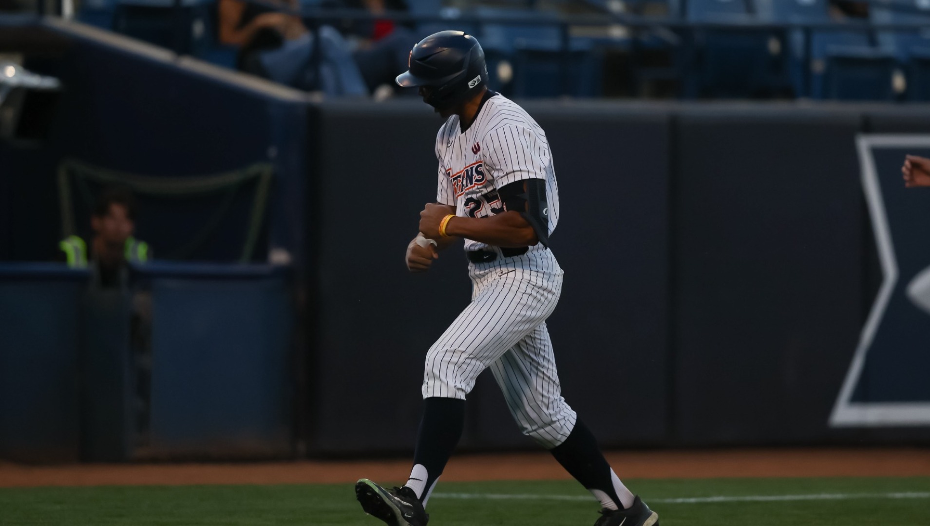 Paul Contreras HR vs. UCI
