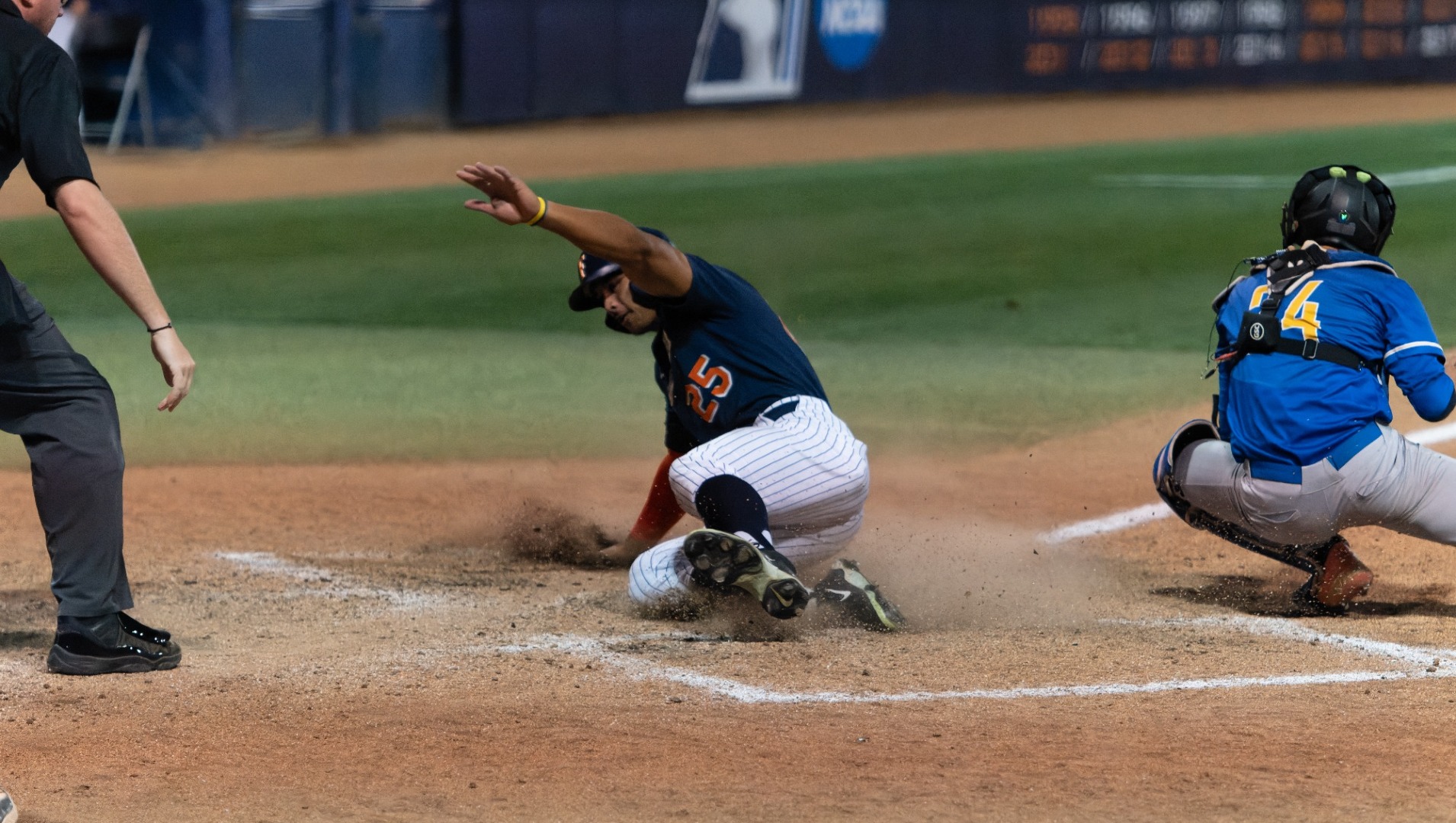 Paul Contreras go-ahead run vs. UCR