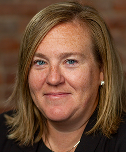Kerri Brace Headshot