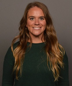 Kelly Broderick Headshot