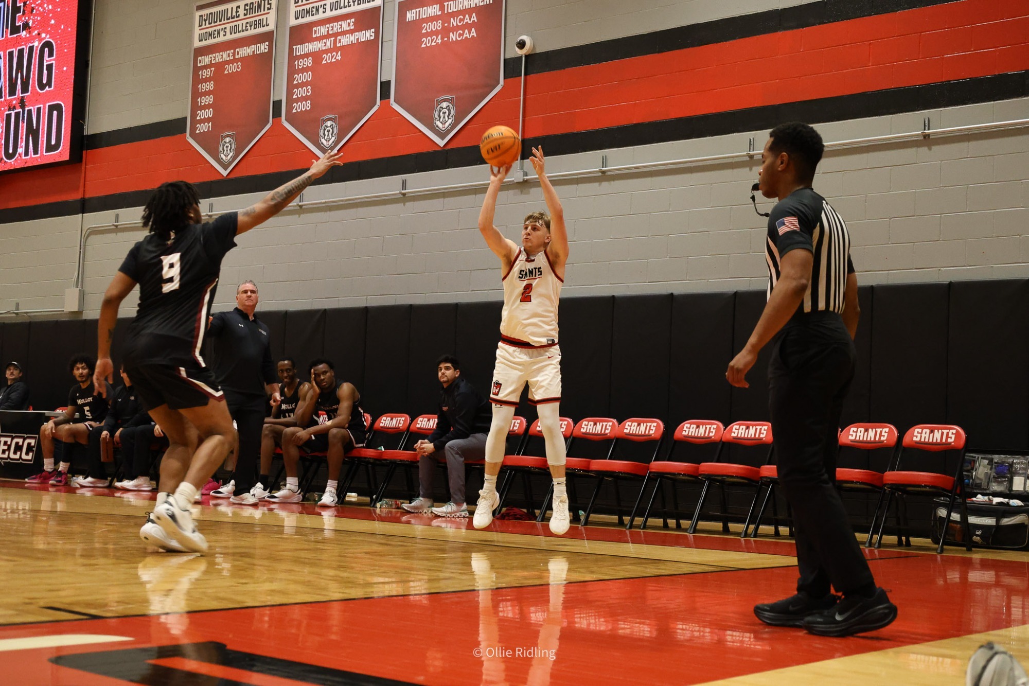 Sean Reynolds Attempts a 3 