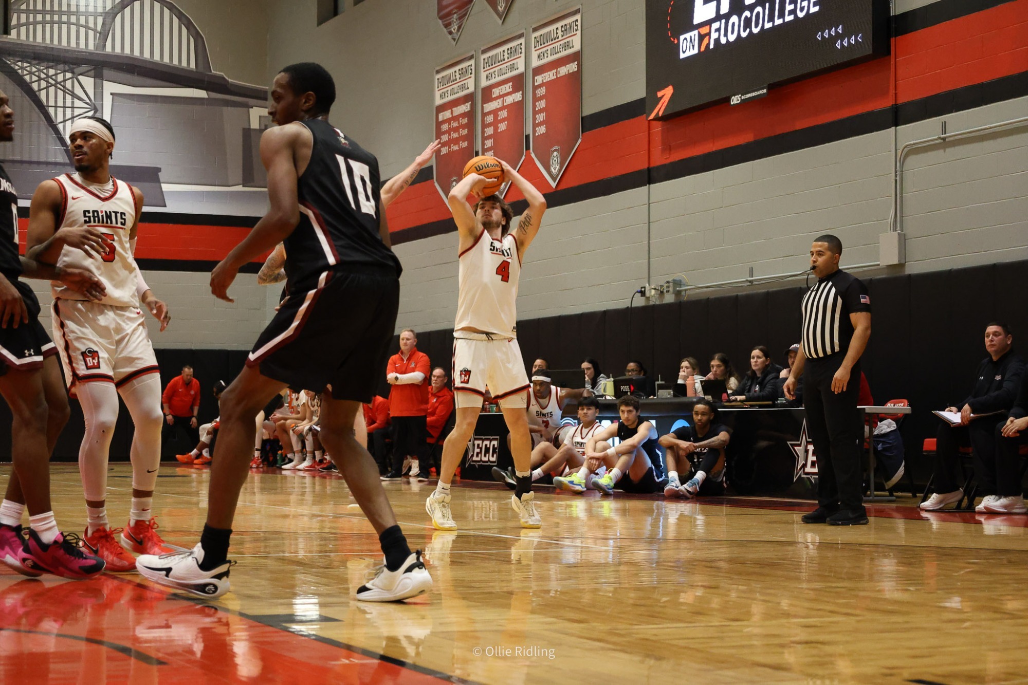 Matsell pulling up from three