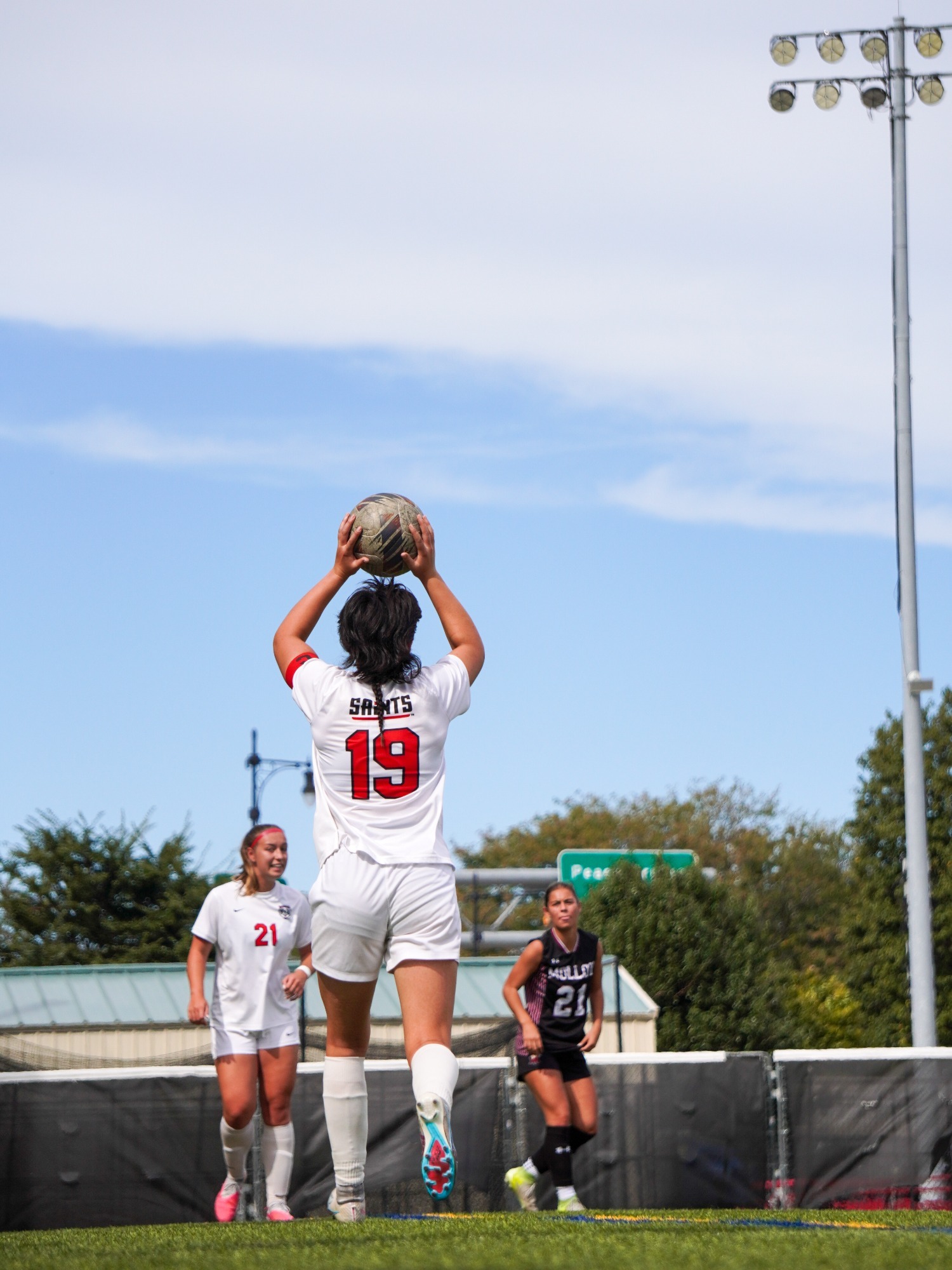Caryson Corydon Attempts a Throw in Against Molloy