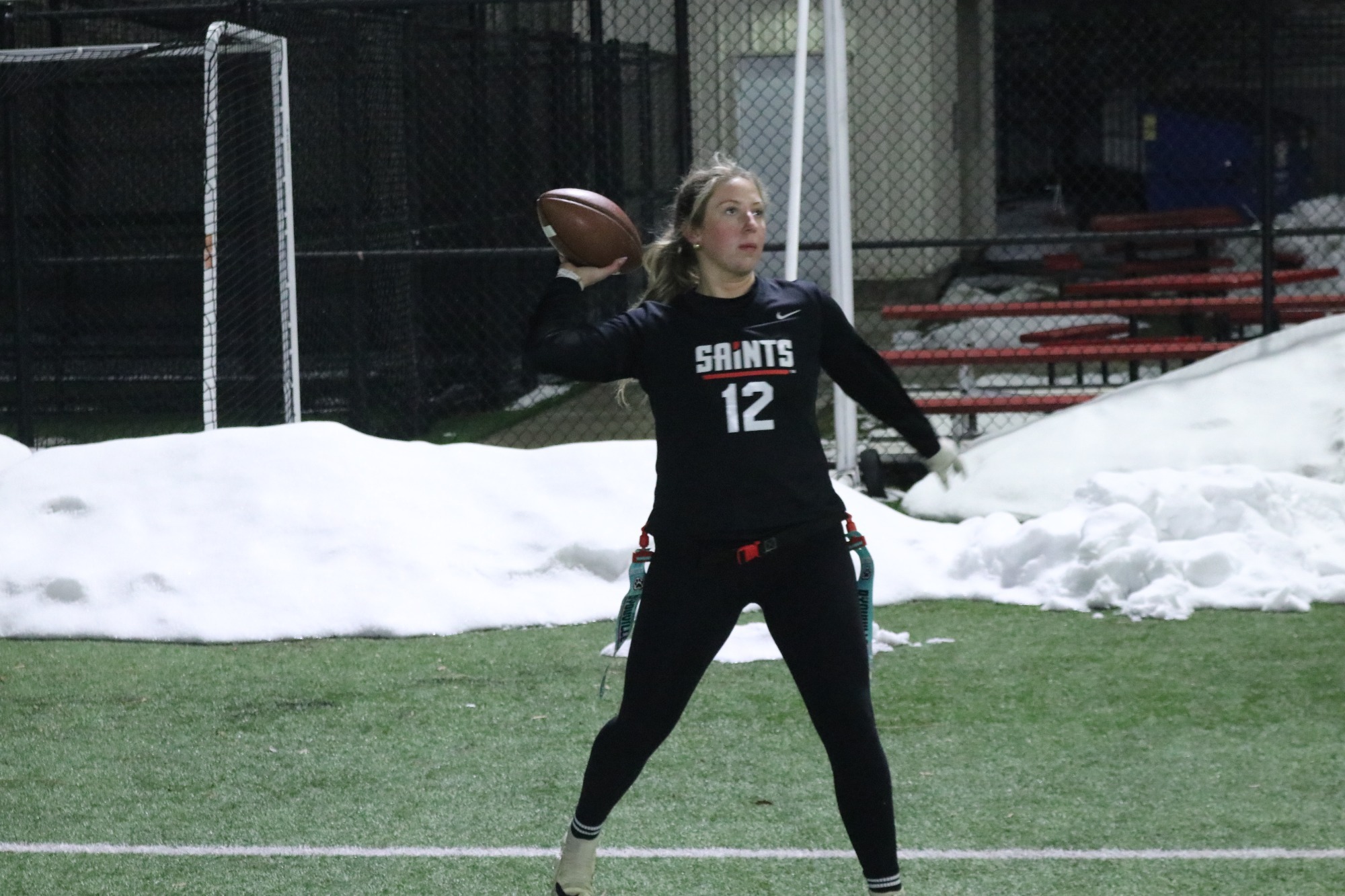 Robinson making a pass