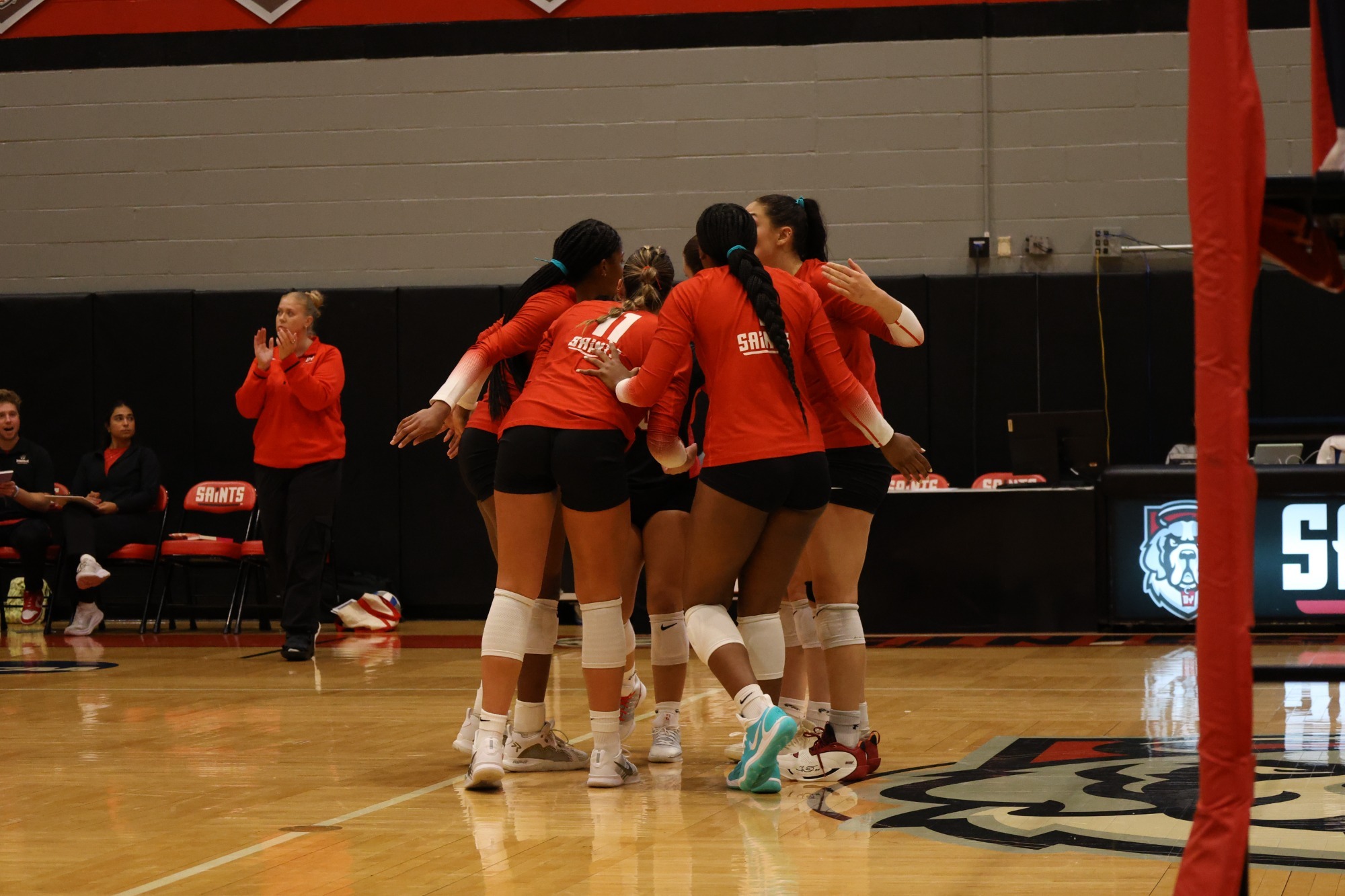 wvb team huddle