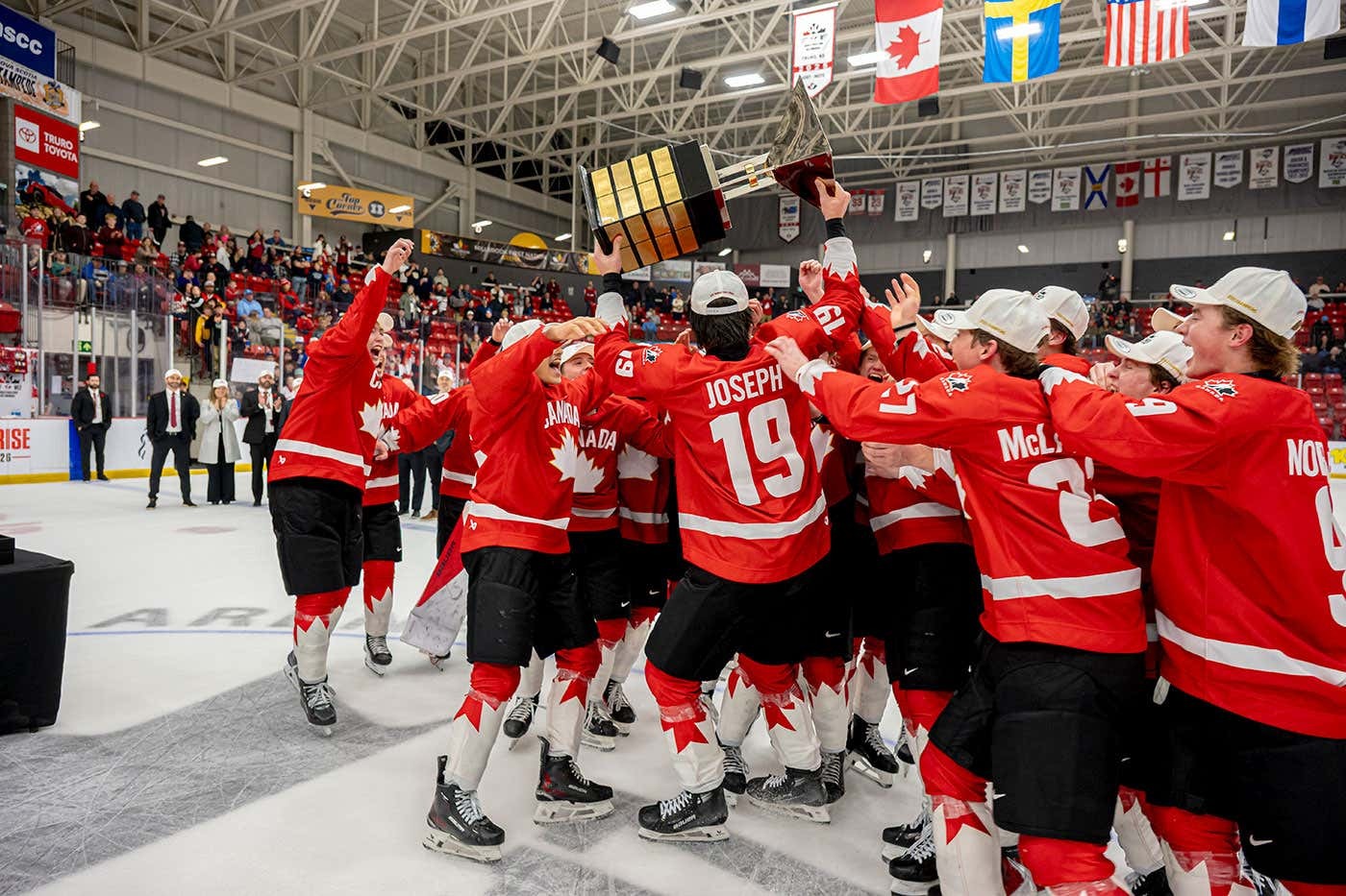 2025 U17 World Challenge_Group Celebration