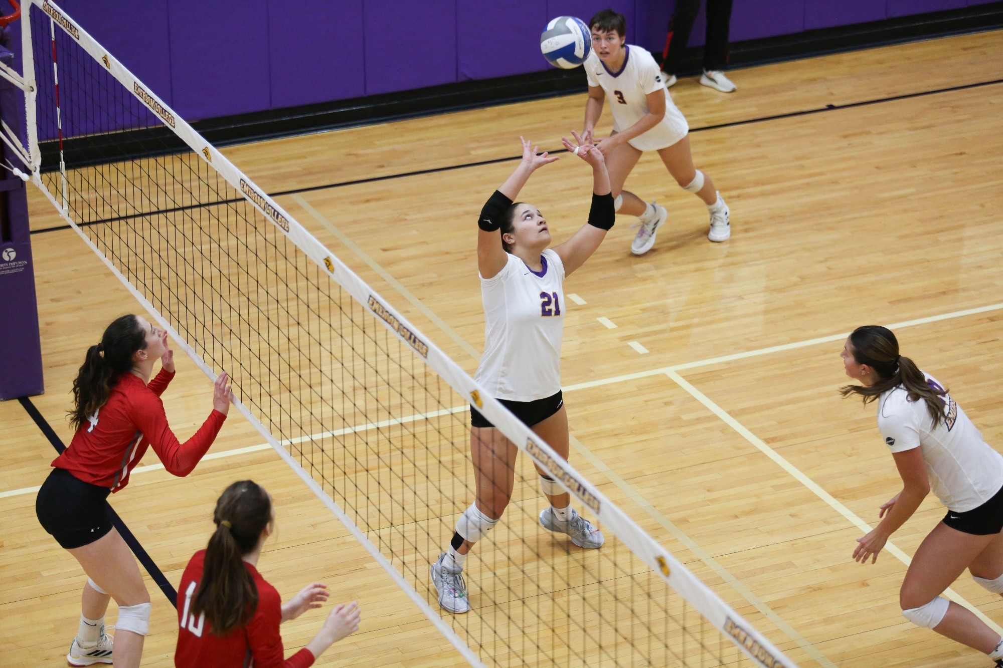 Women's Volleyball Defeats Clark in Straight Sets Emerson College