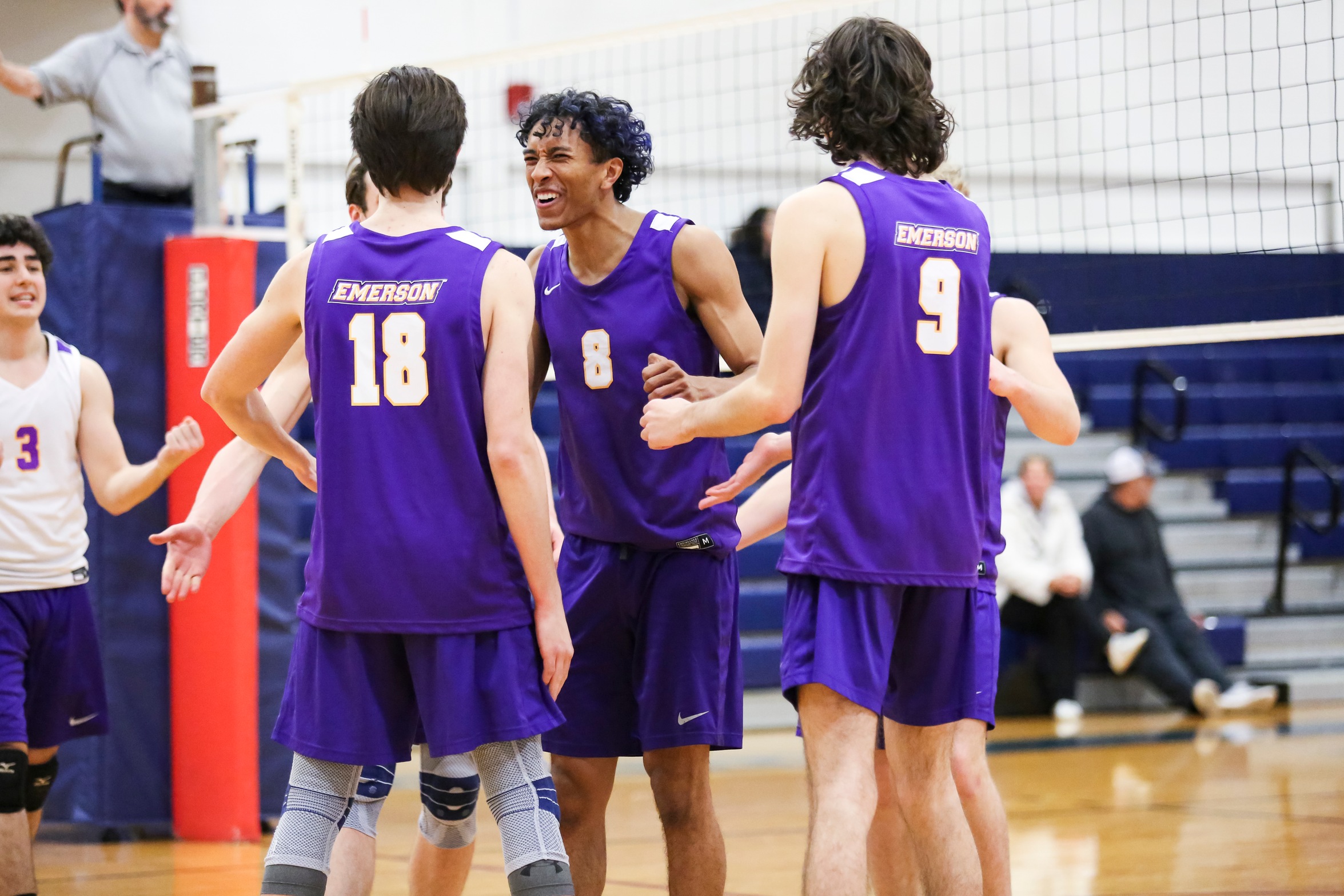 Men's Volleyball Sweeps Dean Emerson College