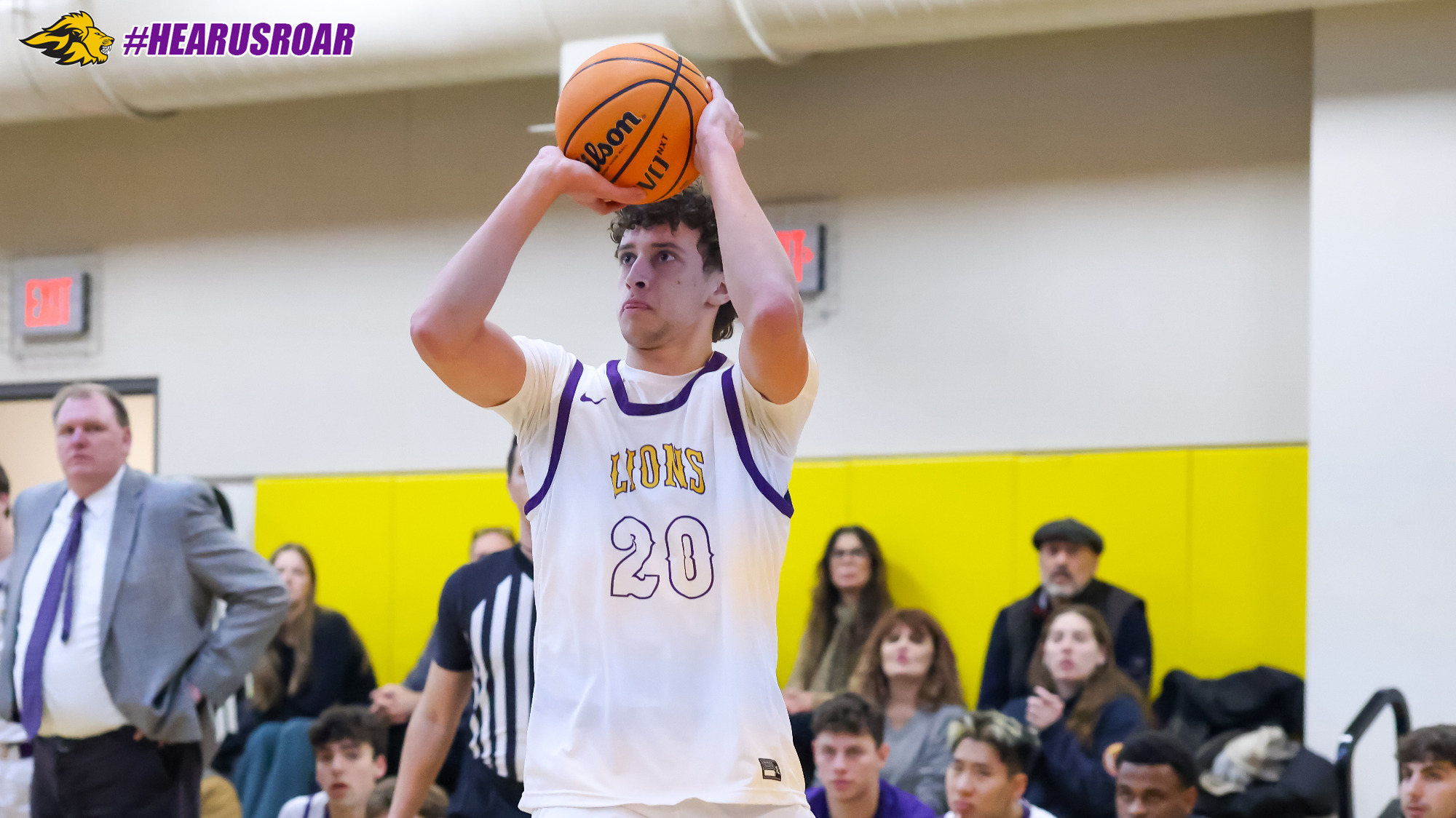 Brendan Taylor shoots against Salve Regina