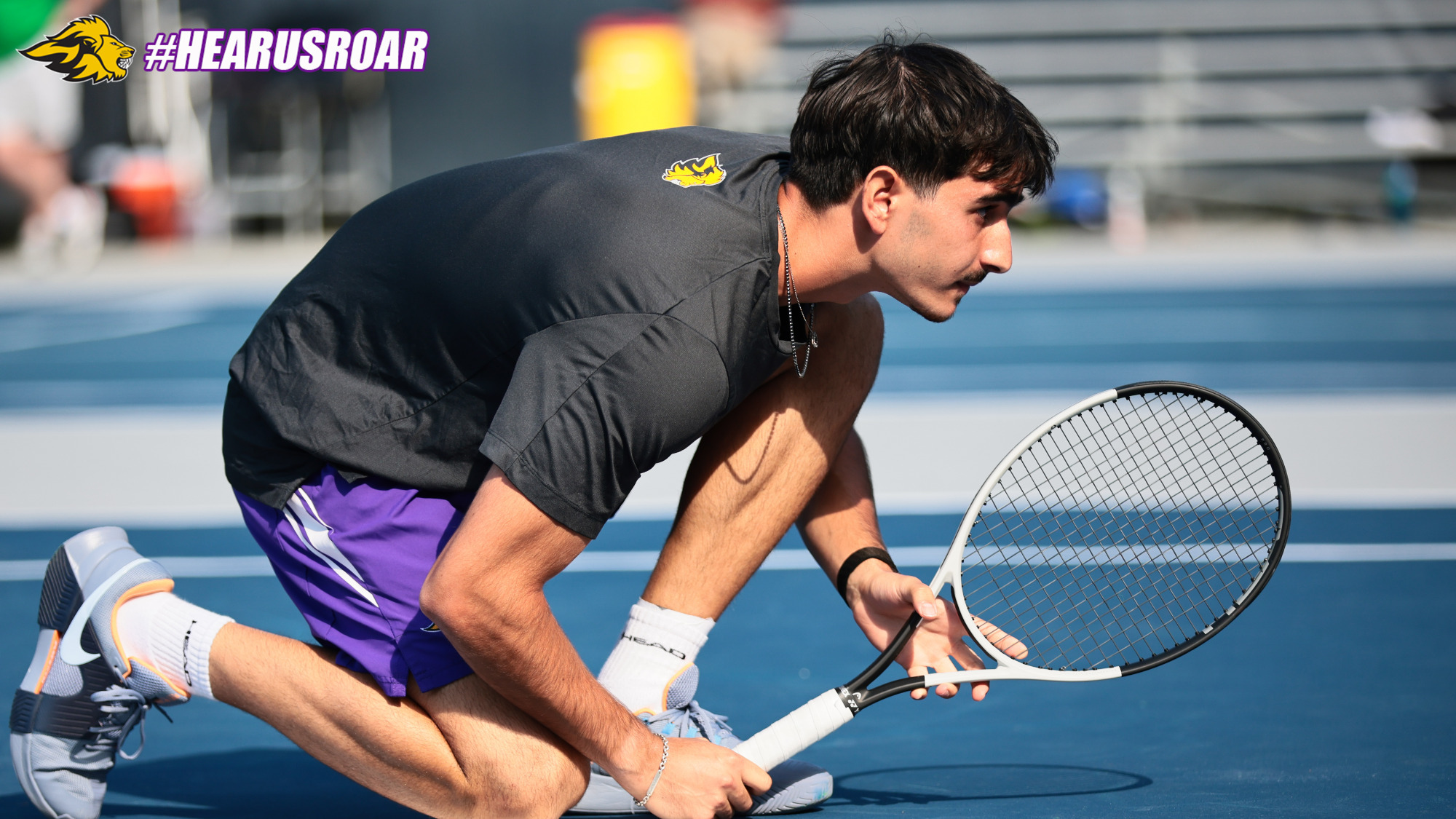 Filippo Nocchi awaits serve 