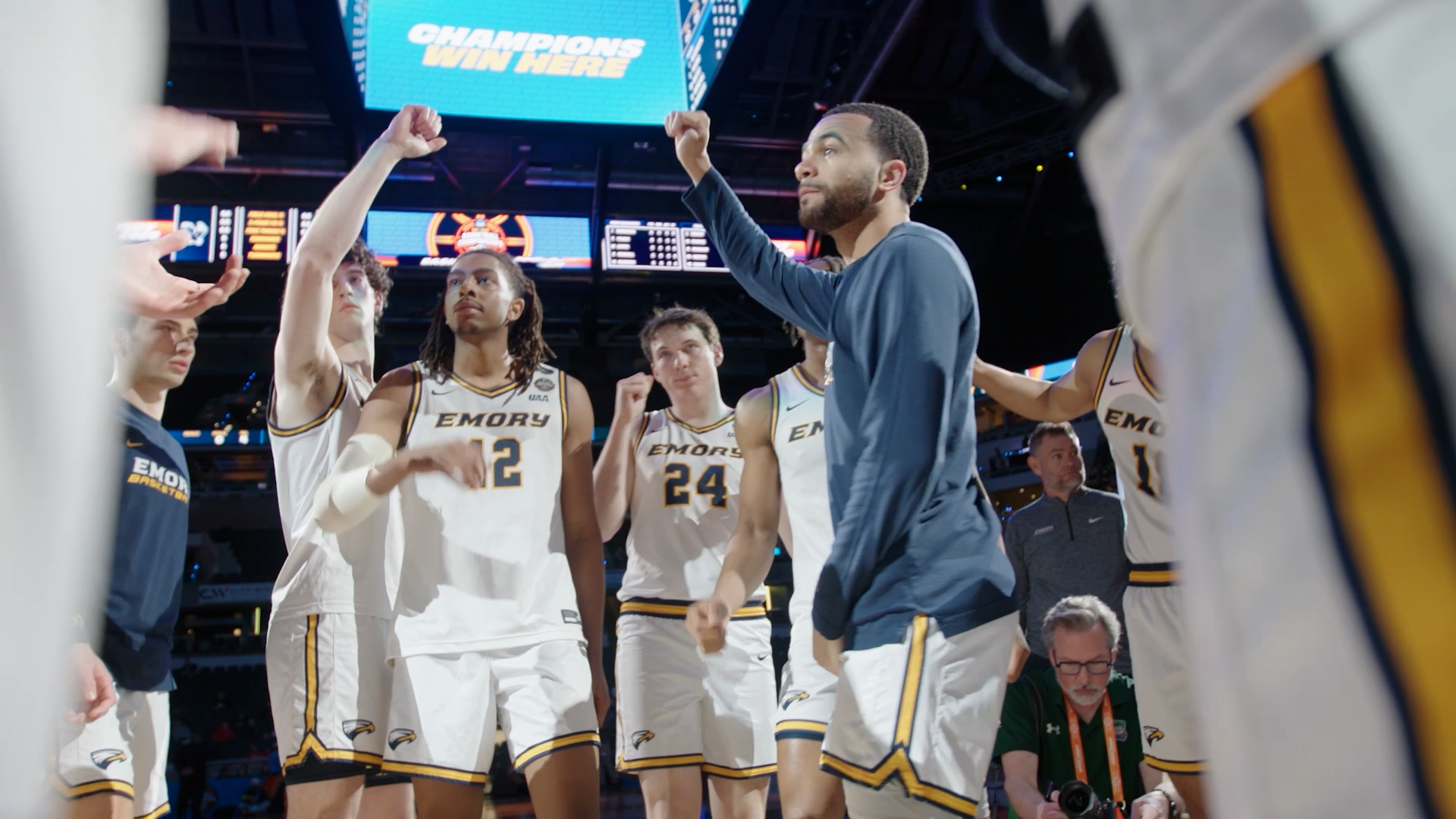 Team Huddle - MBB Indy