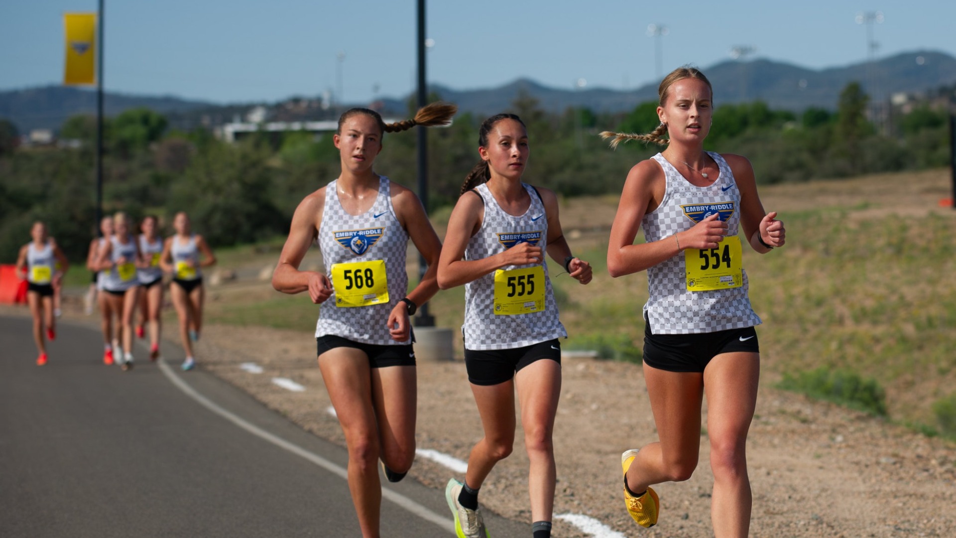 Sophia Noriega, Mia Kemp, Taryn