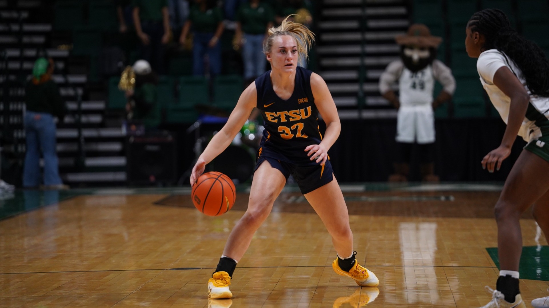 McAmis_Emmah_2526WBB_Charlotte_001