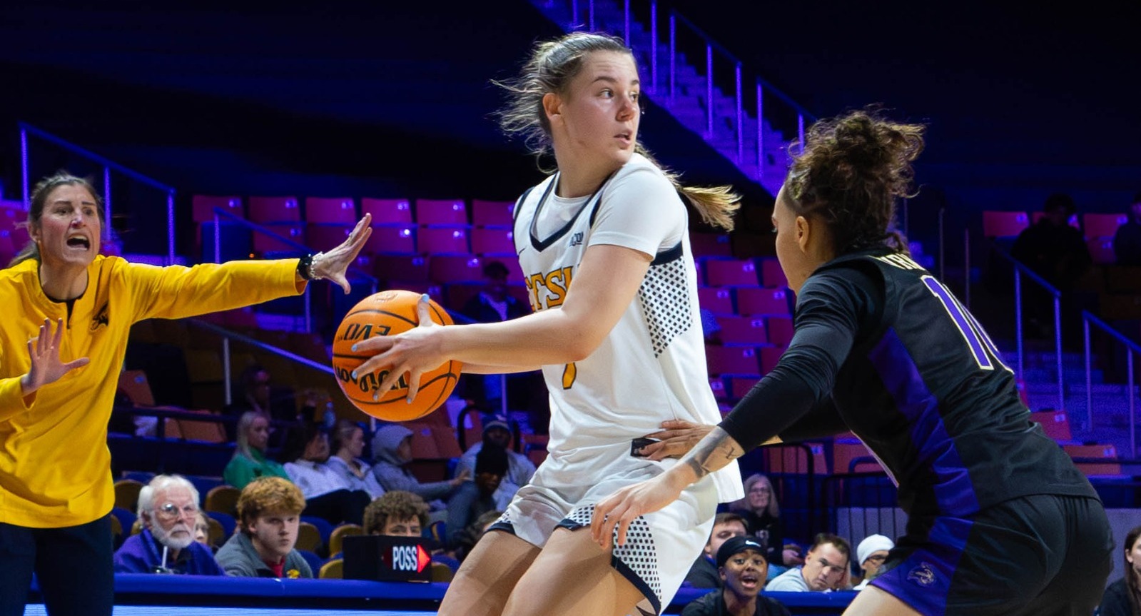 Lopez_Daniela_2526WBB_WesternCarolina1_DL_001