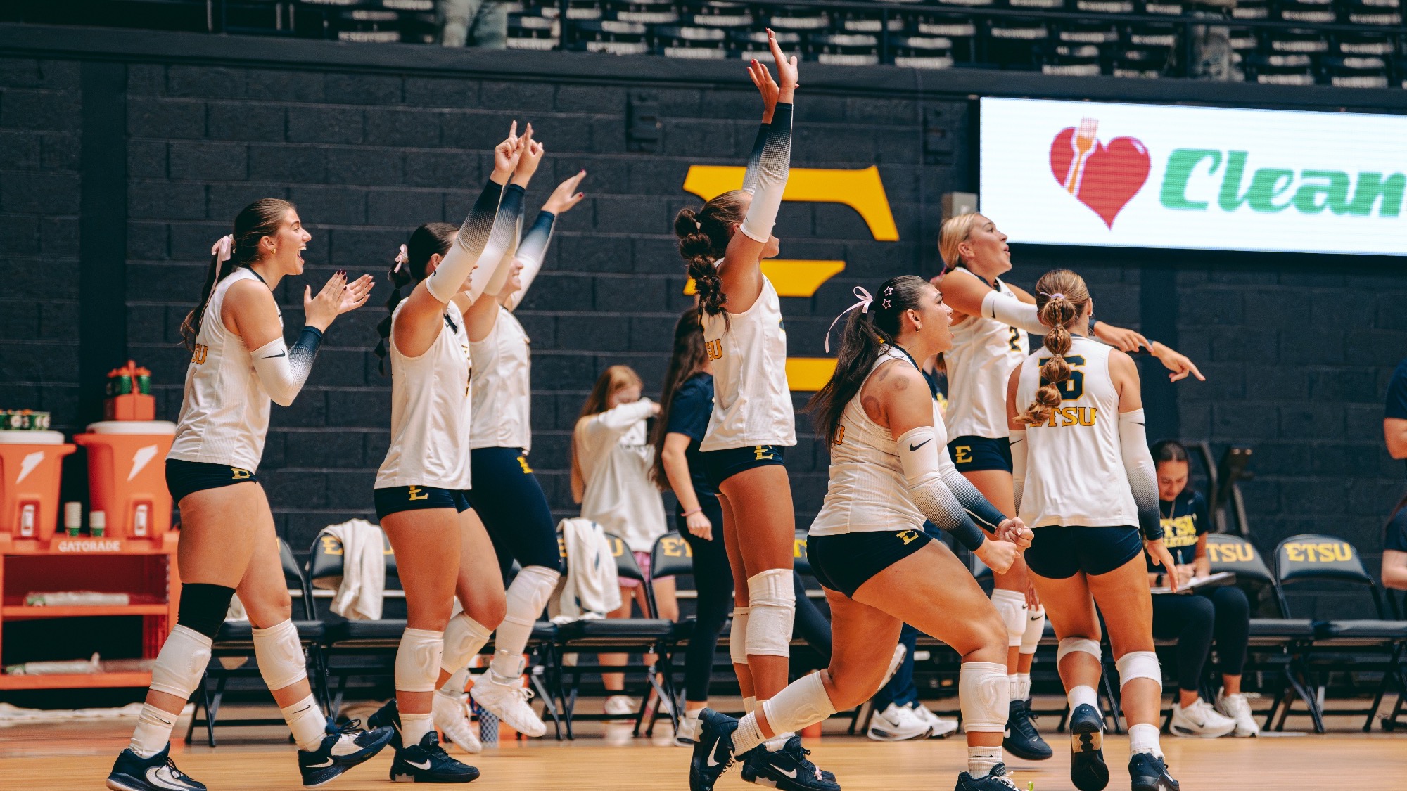 team celebration vs Wofford