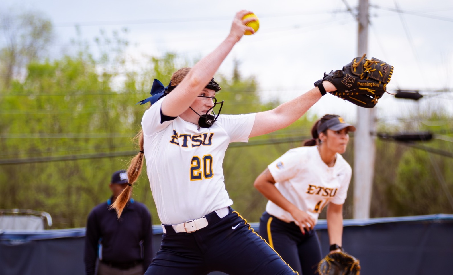 Softball's Catlin Pennington delivering a pitch in the series versus Western Carolina