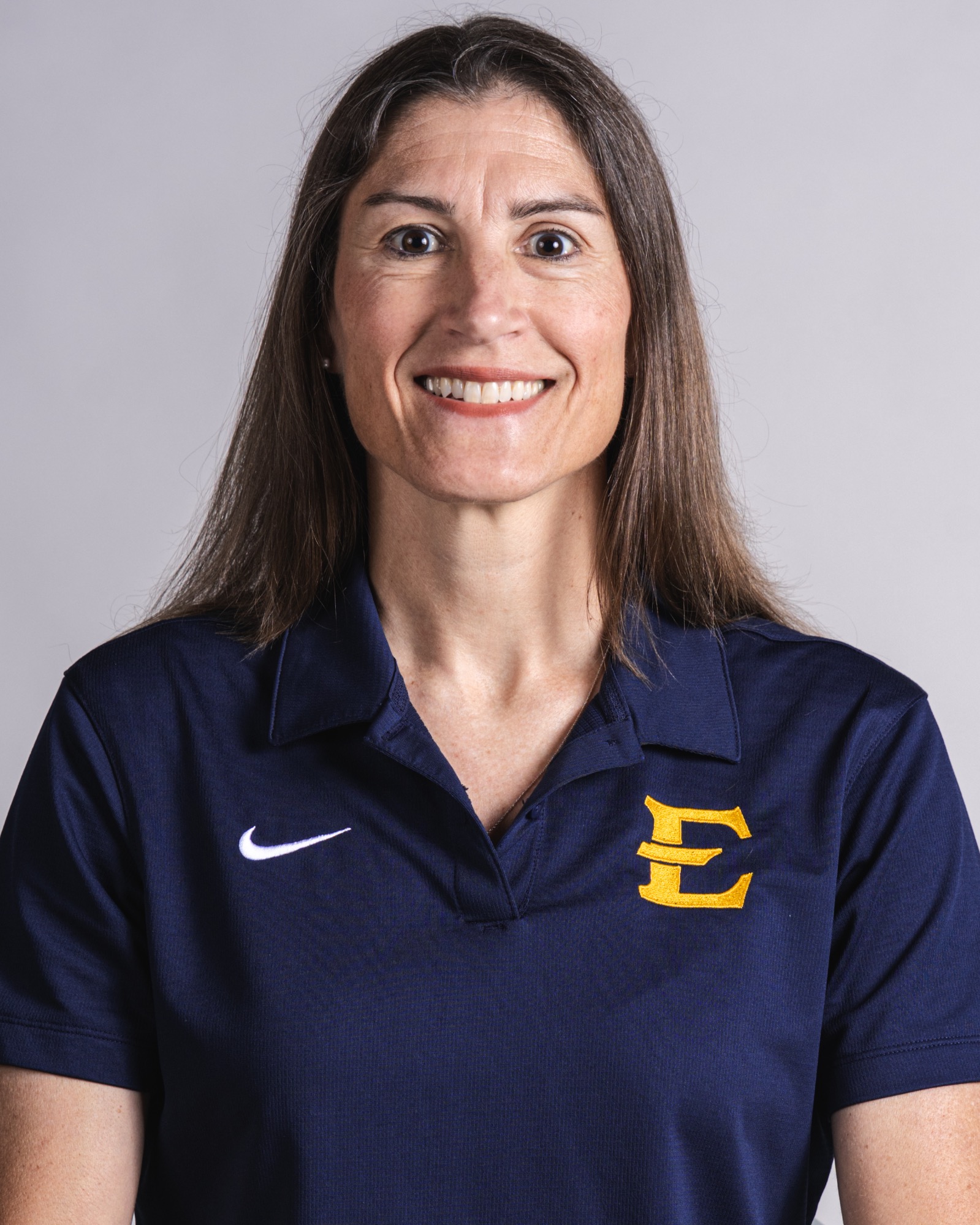 2026-WBB-Mock Brown-Brenda-HC-GreyBackdrop-SB0008.JPG