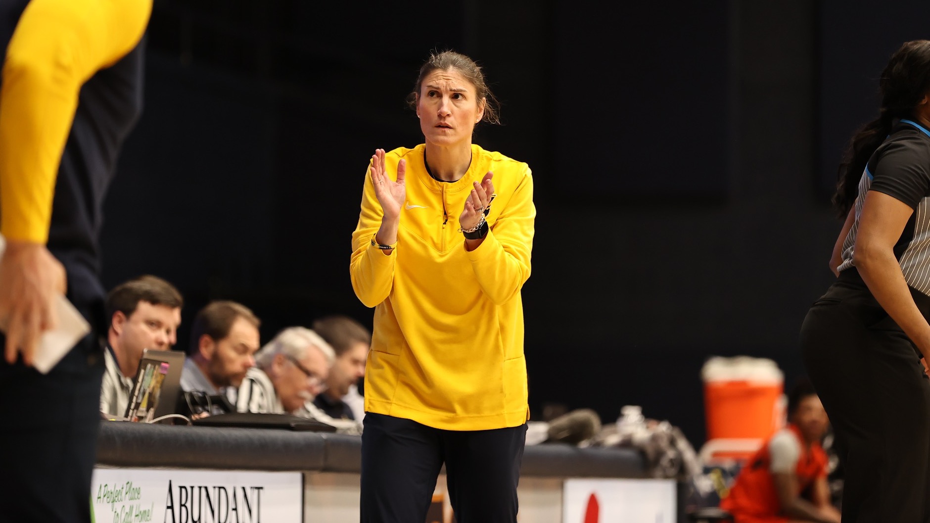 MockBrown_Brenda_2526WBB_Mercer_DH_0816.JPG