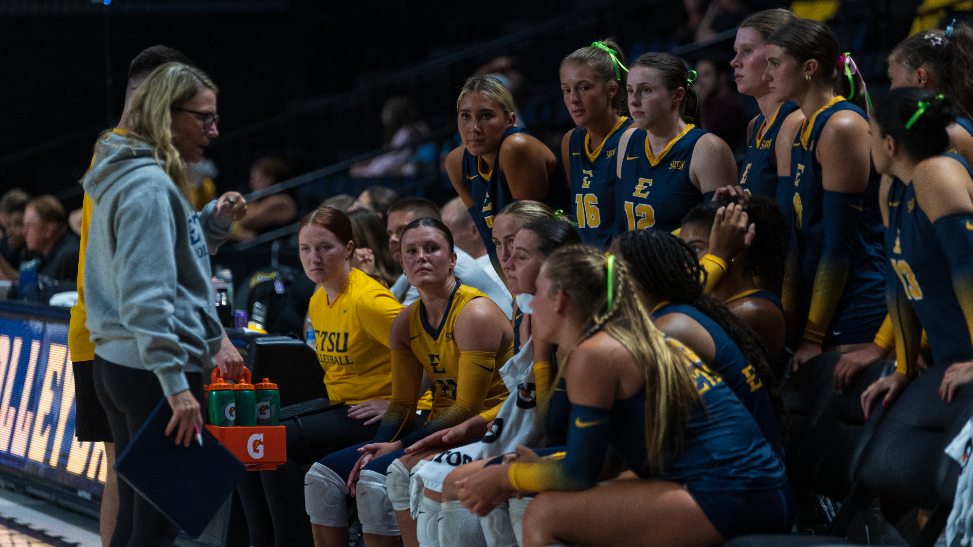 Group huddle vs VCU