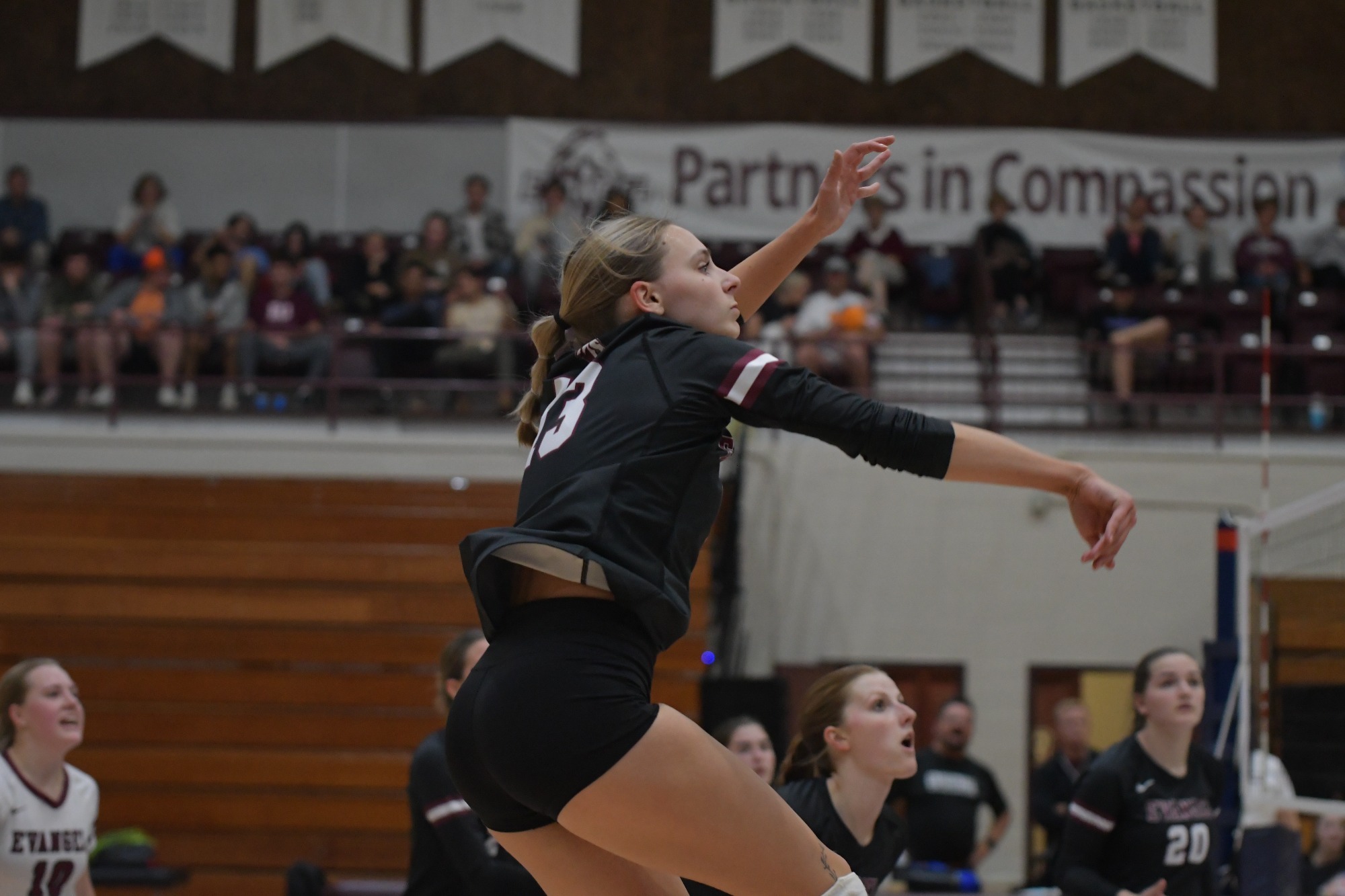 Valor Volleyball Dominates on Wednesday, Sweeps Southwestern - Evangel ...
