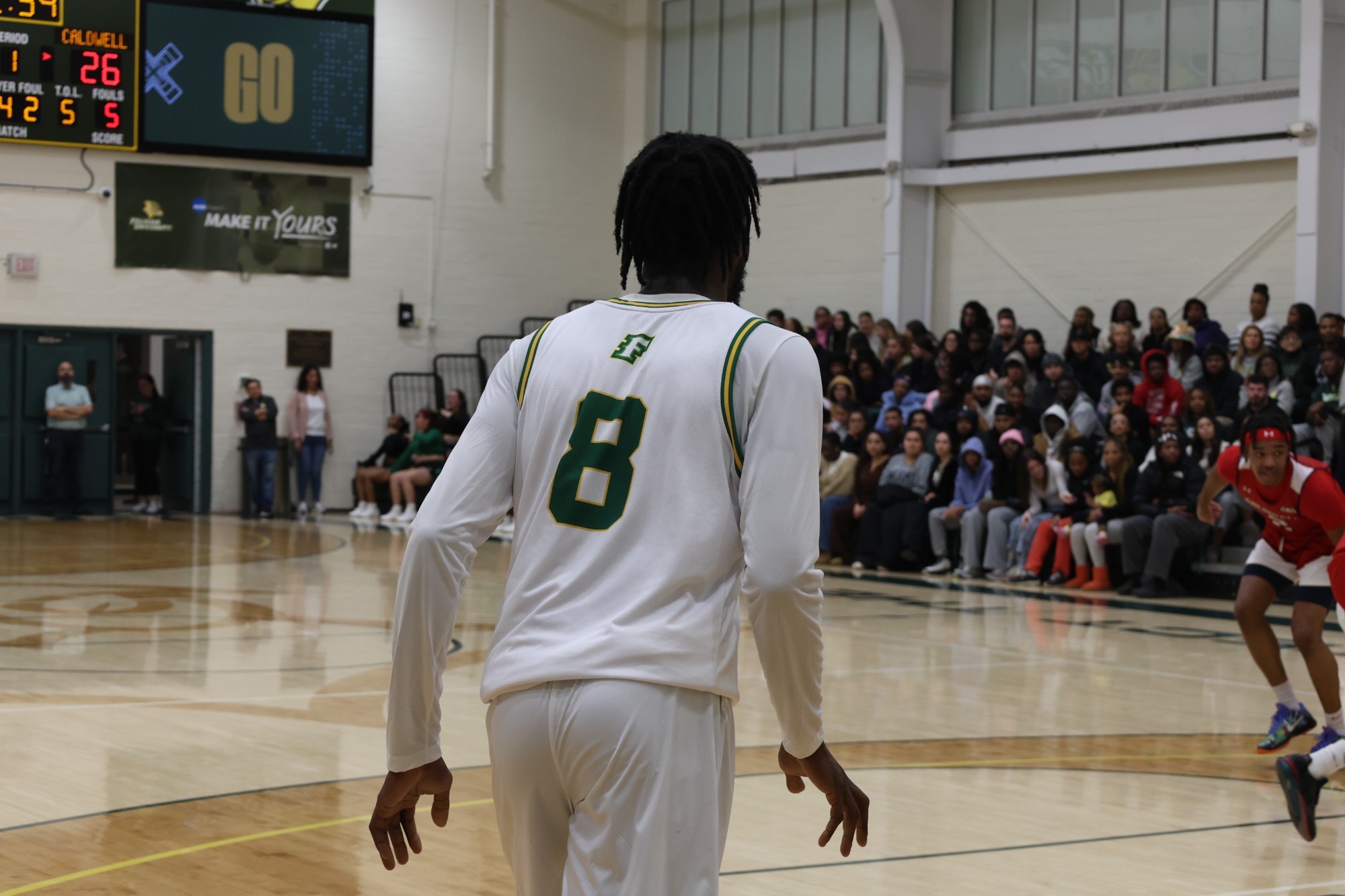 Harcourt awaiting pass against Caldwell