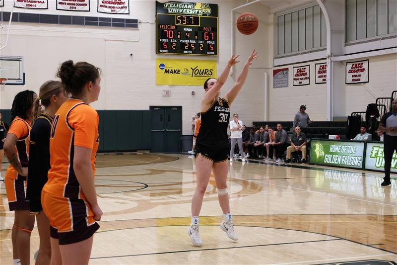 Stephanie Formby shooting at the free-throw line