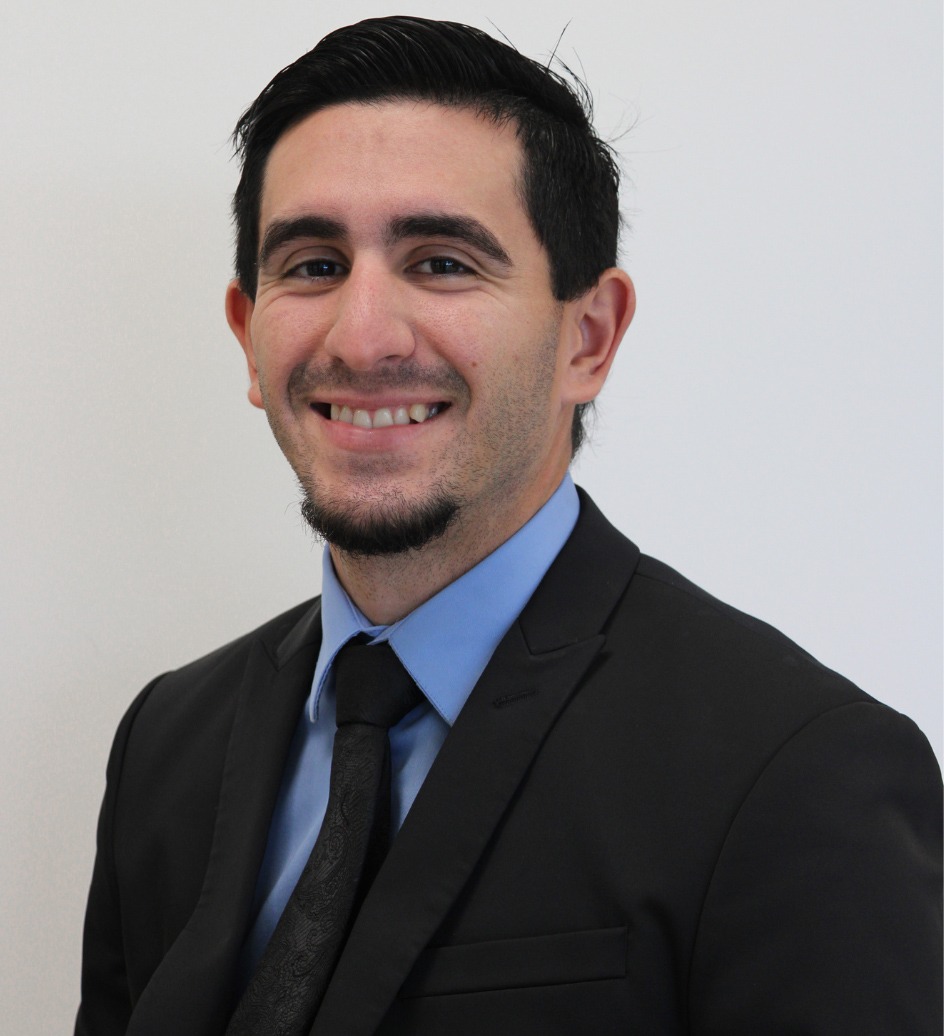 Roberto Rodriguez Headshot 