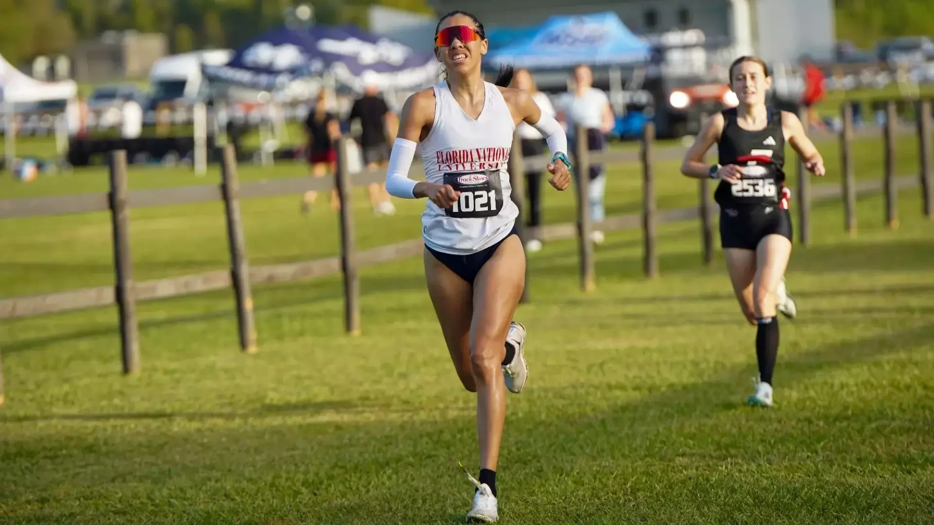 Lismar Bentancourt running at 26th FLRunners.com Invite