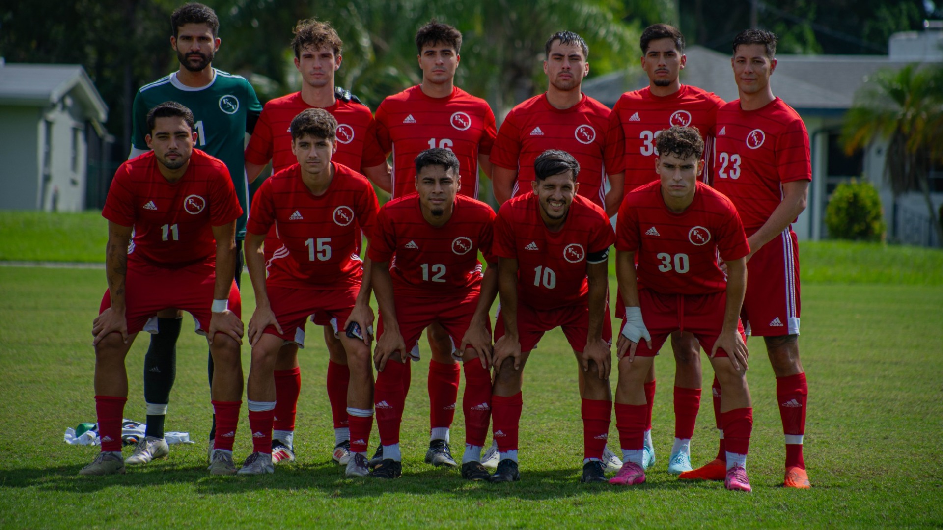 FNU team photo ahead of game against New College of Florida 2025
