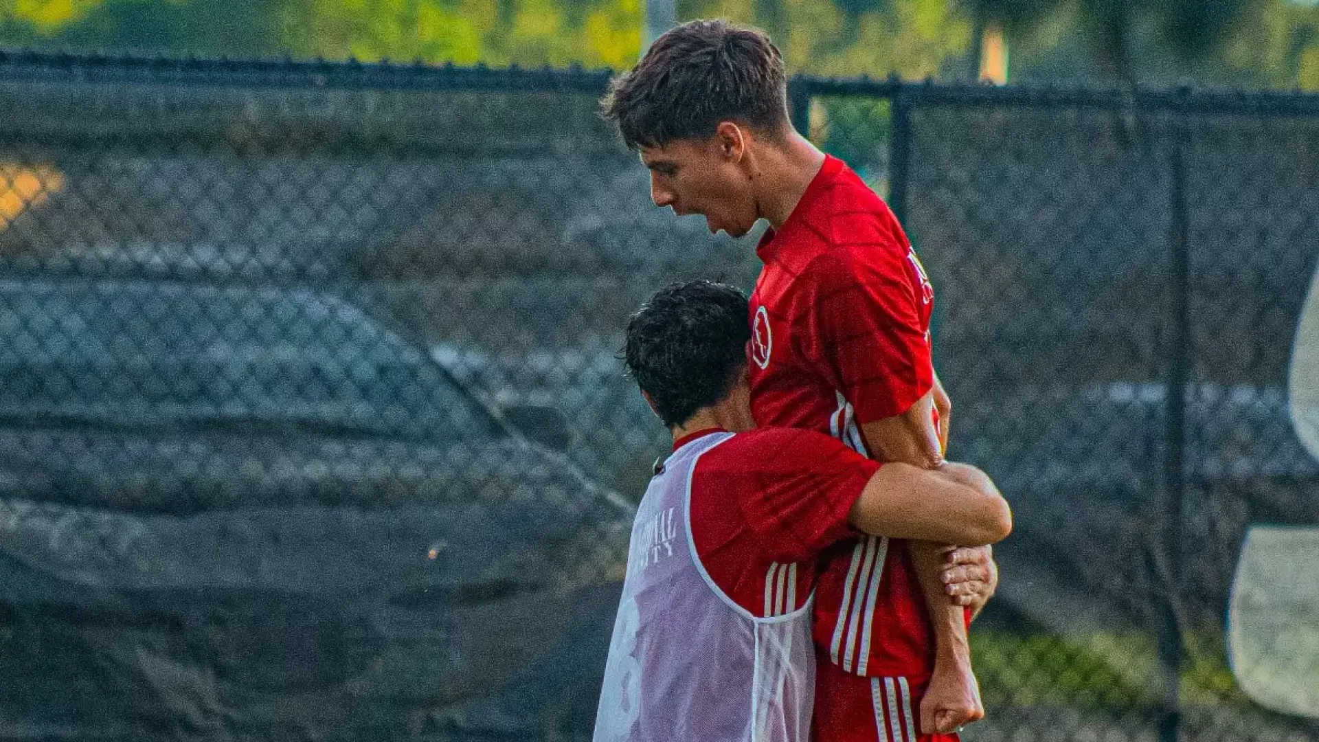 David Luque Rivero celebrating a goal against Warner 2025
