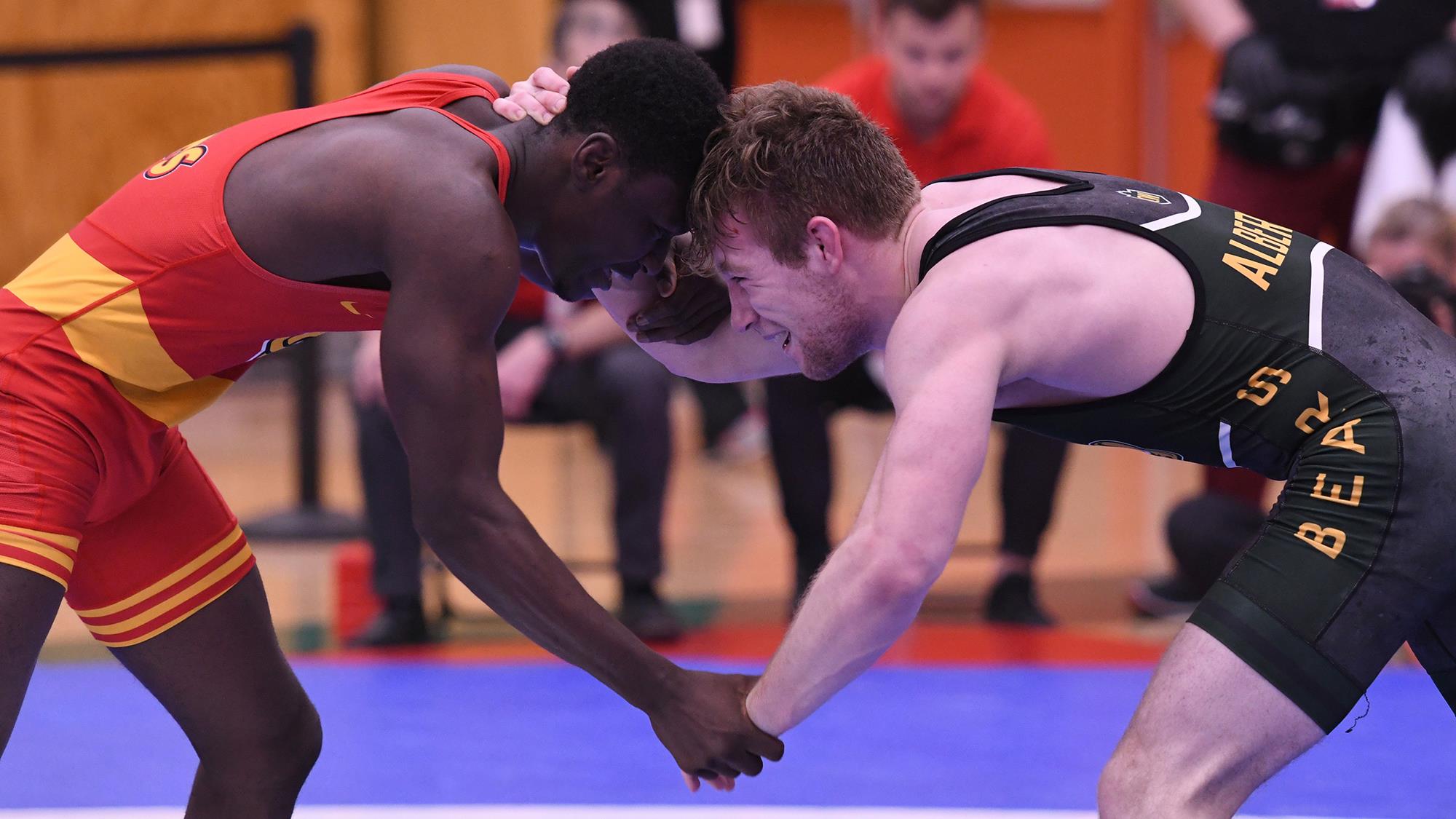 Emmanuel Olapade 202122 Wrestling University of Calgary Athletics