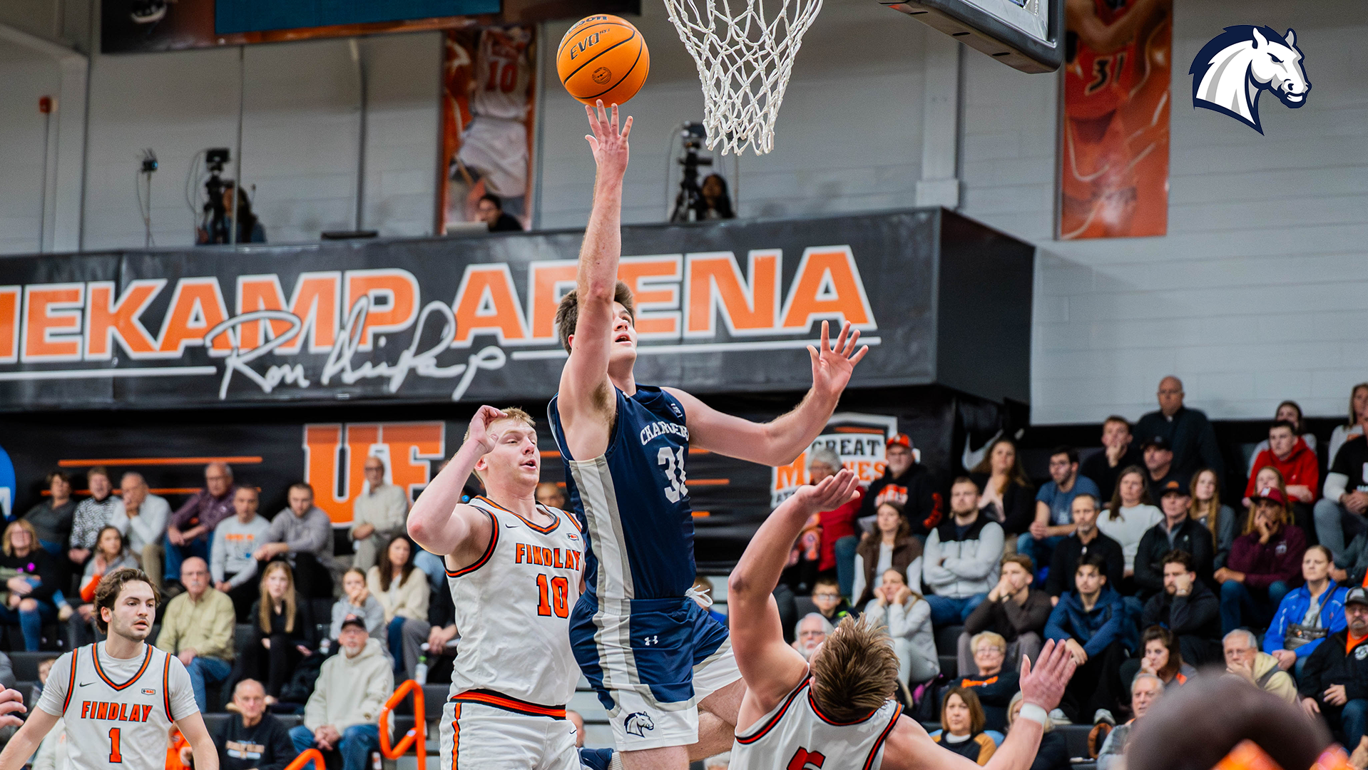 Hillsdale's CJ Yarian goes in for a layup in action at Findlay on Jan. 22, 2026.