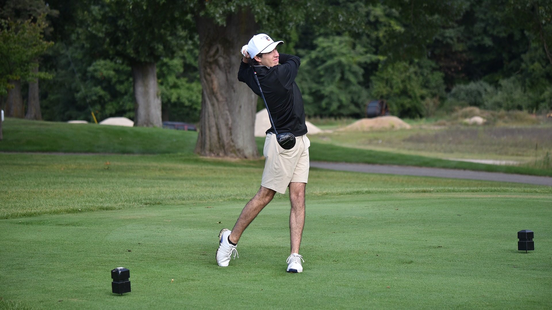Emiliano Alvarado Rescala playing golf