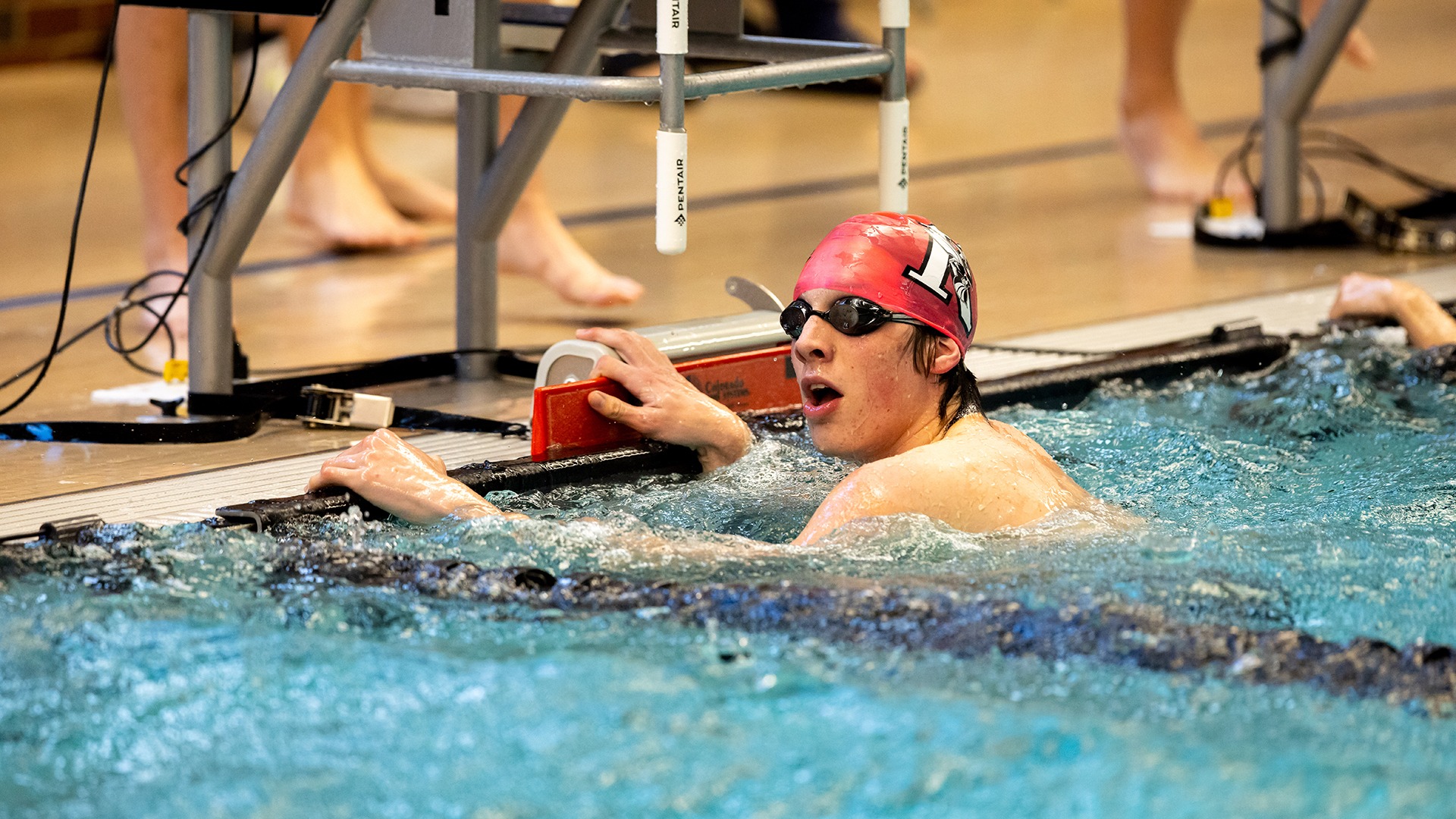 Noah Loizos swimming