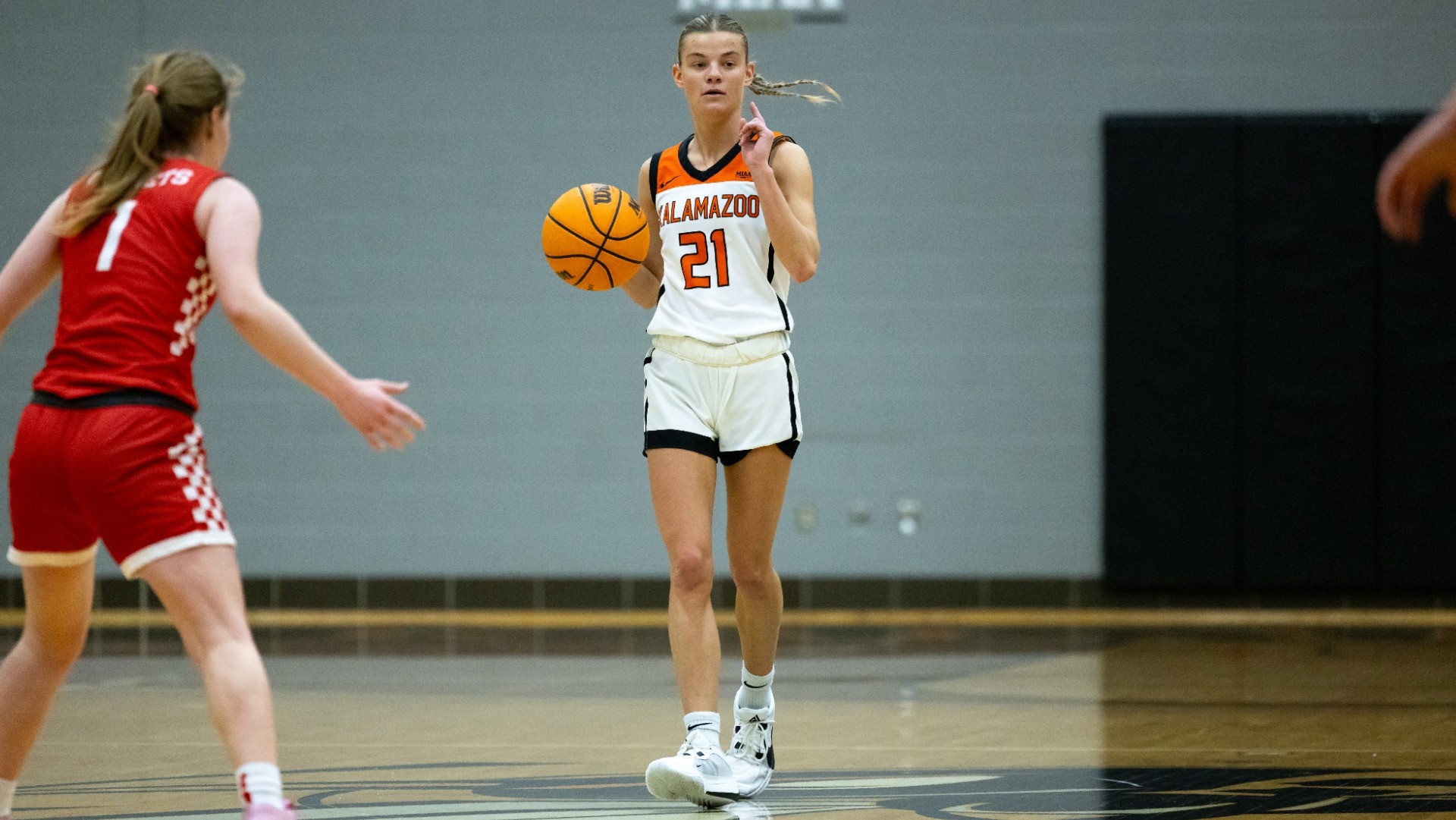 Ruby Basketball Ruby Hogan Named SAAC Women's Hornet of the Week - Kalamazoo College