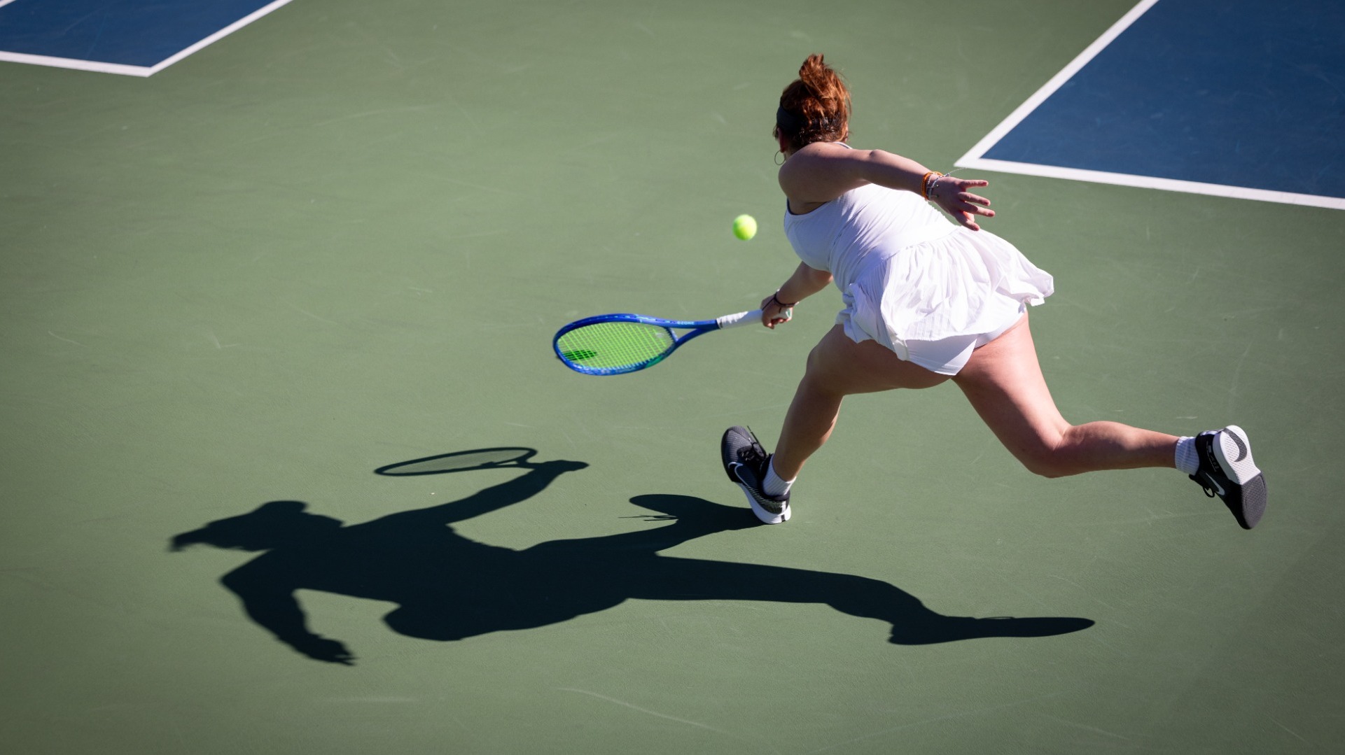 Juliana Pullen playing tennis