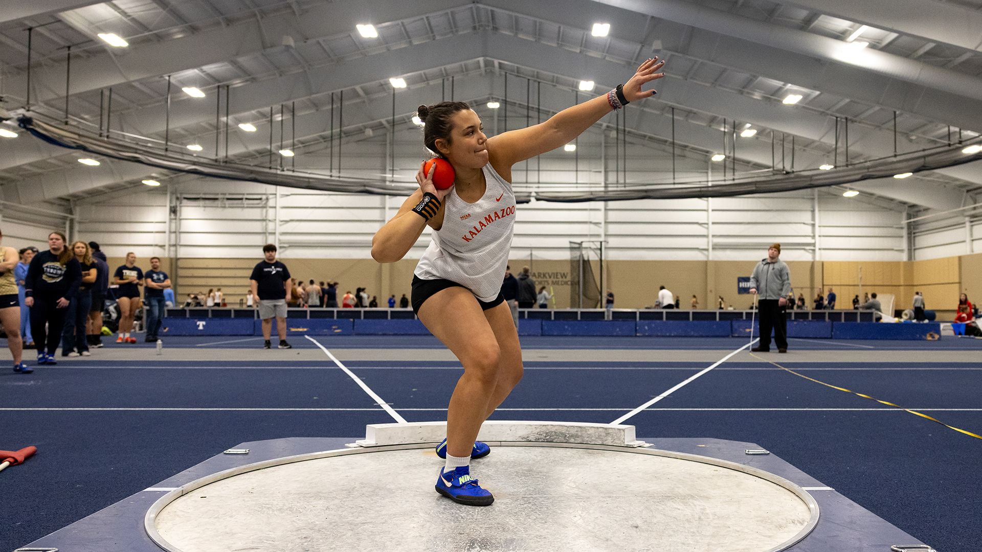 Zara Strauss competing in shotput
