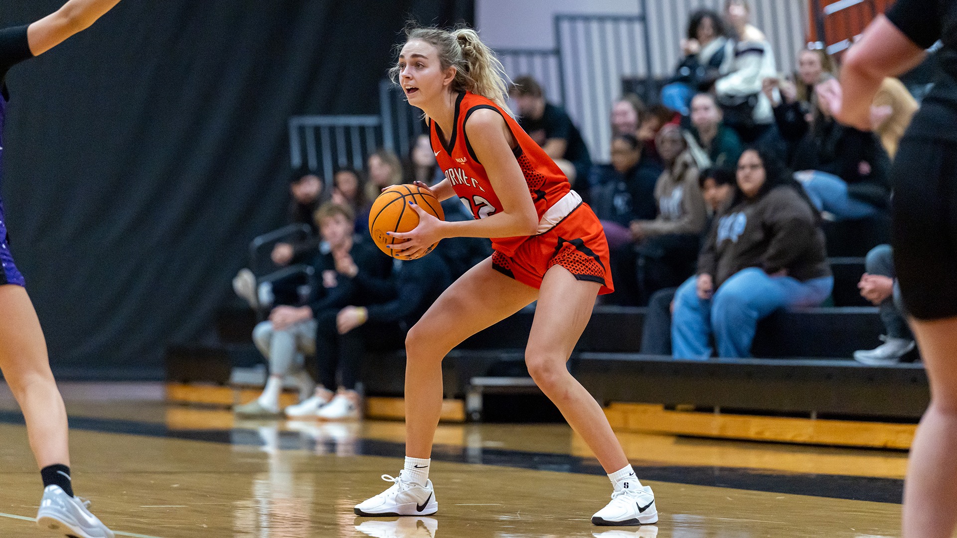Lauren Vanderstelt playing basketball