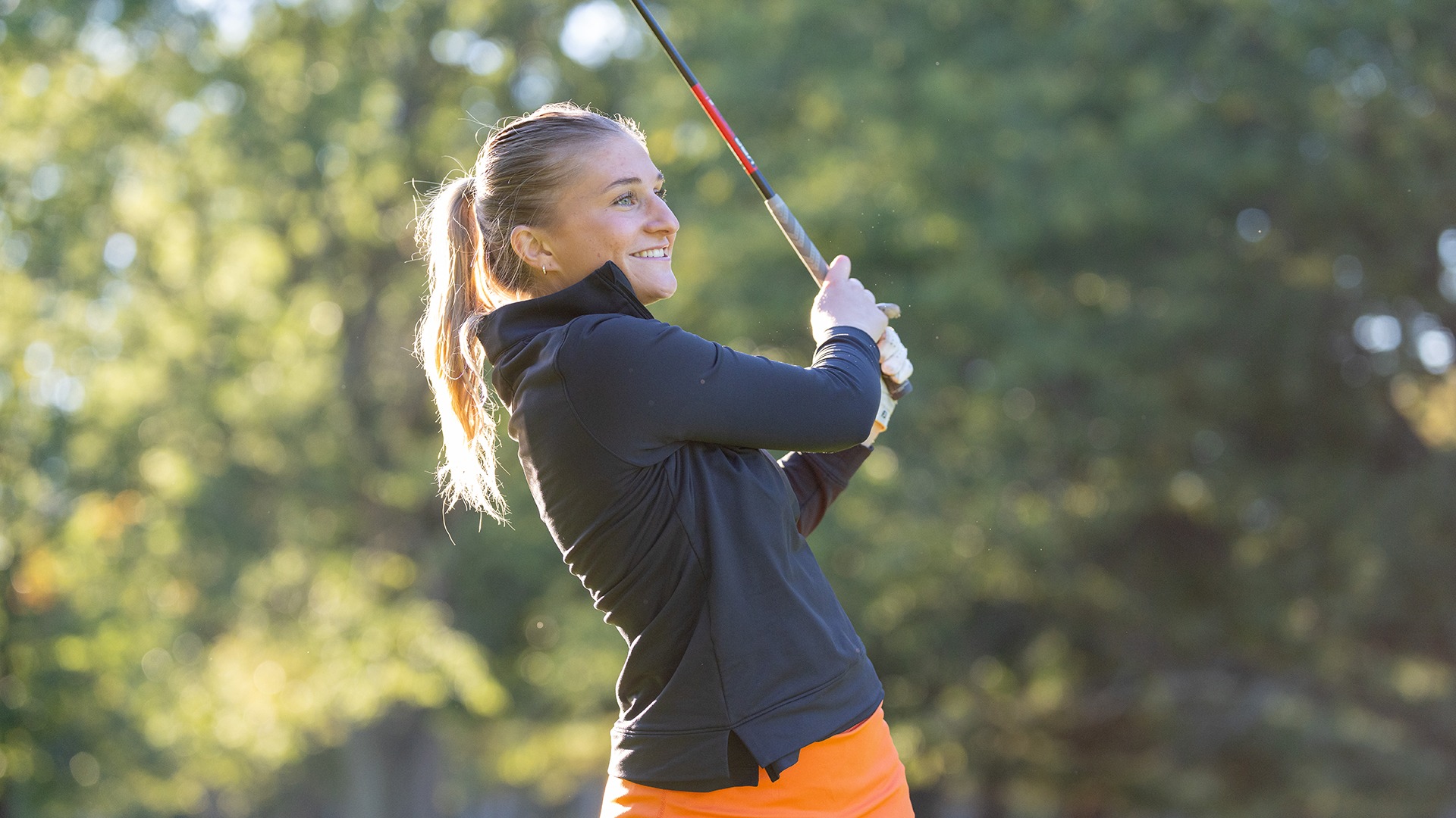 Jillian Smith playing golf