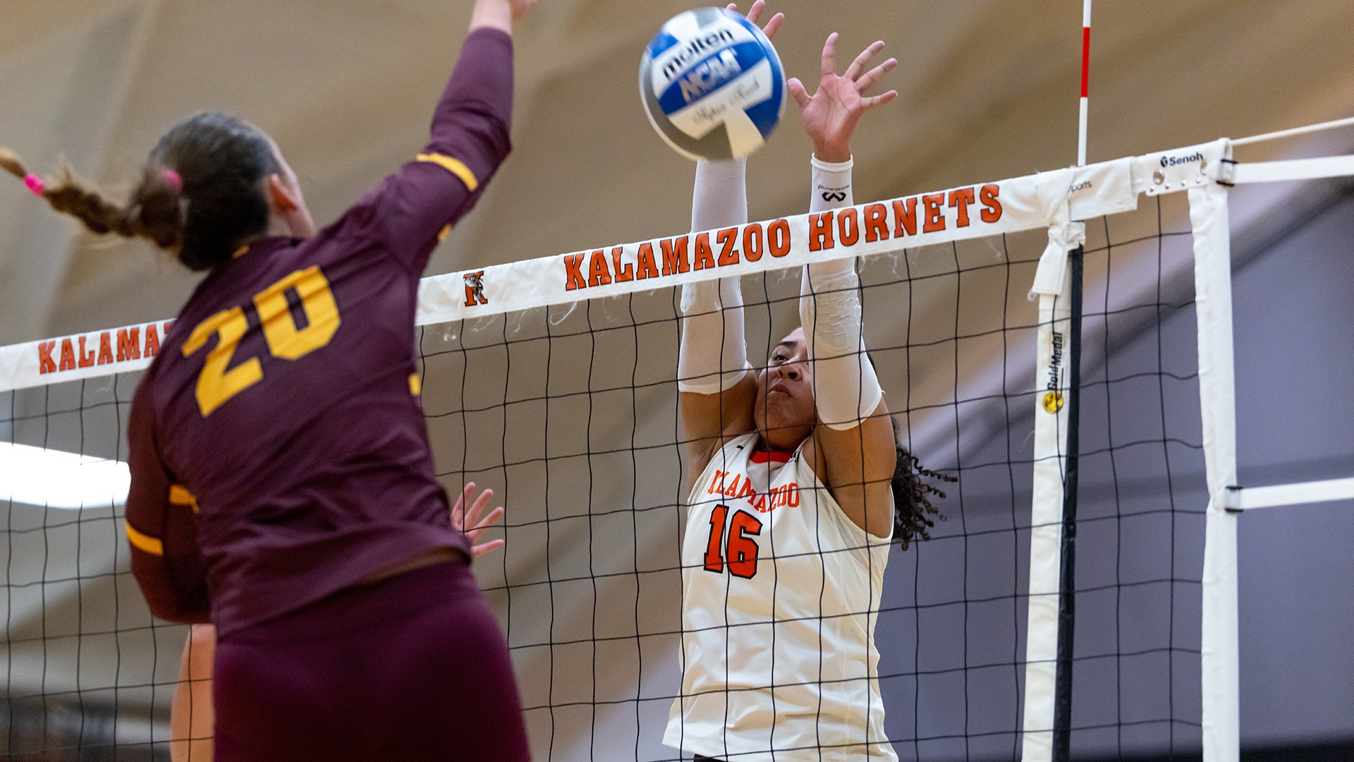 Taylor Stephens playing volleyball