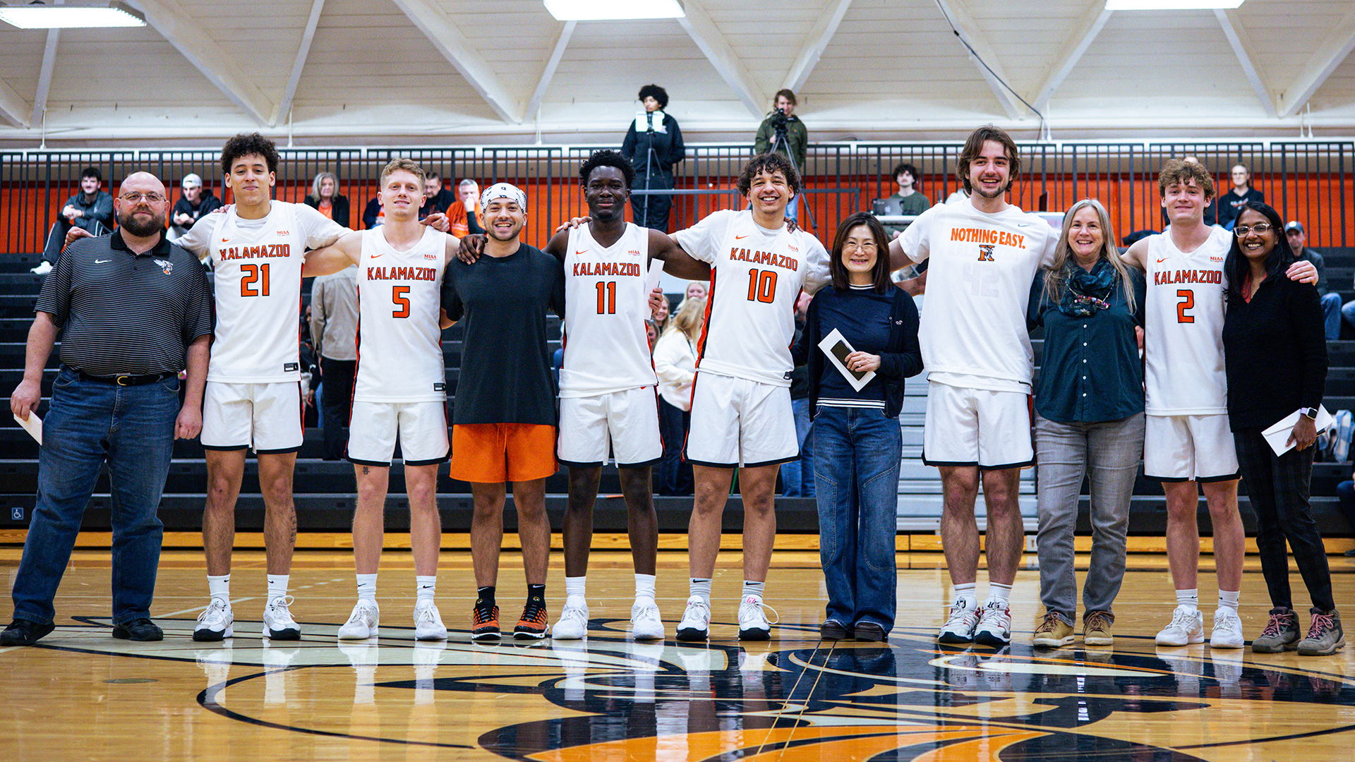 Kalamazoo College Men's Basketball 2025-26 seniors with their Most Valuable Professors