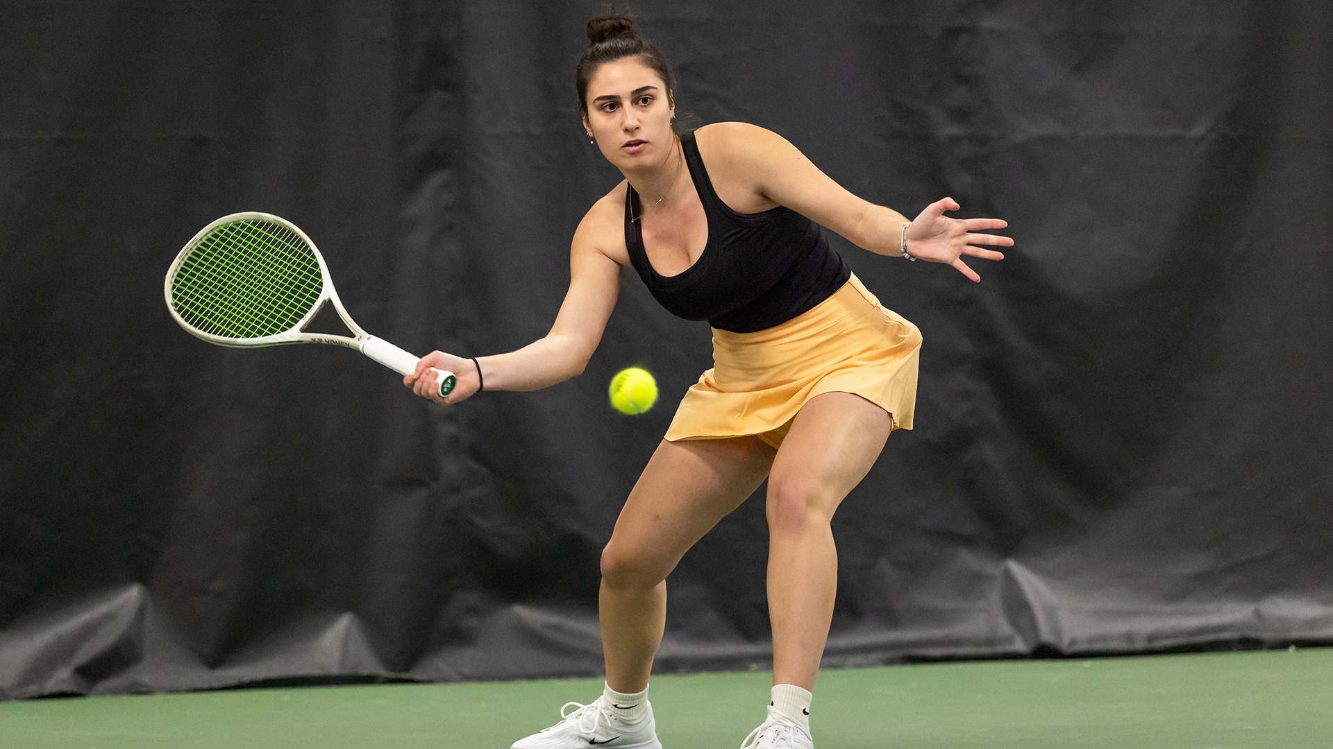 Eleni Bougioukou playing tennis