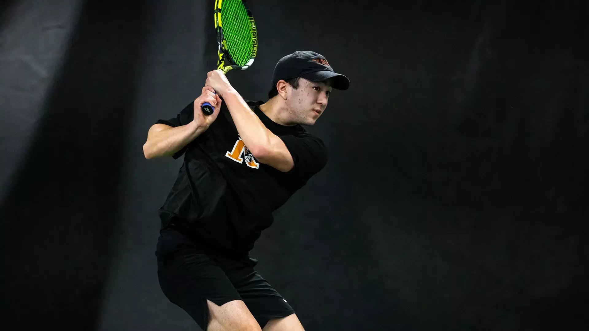 Will Seymour playing tennis