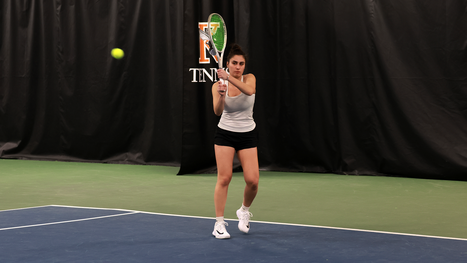 Eleni Bougioukou playing tennis