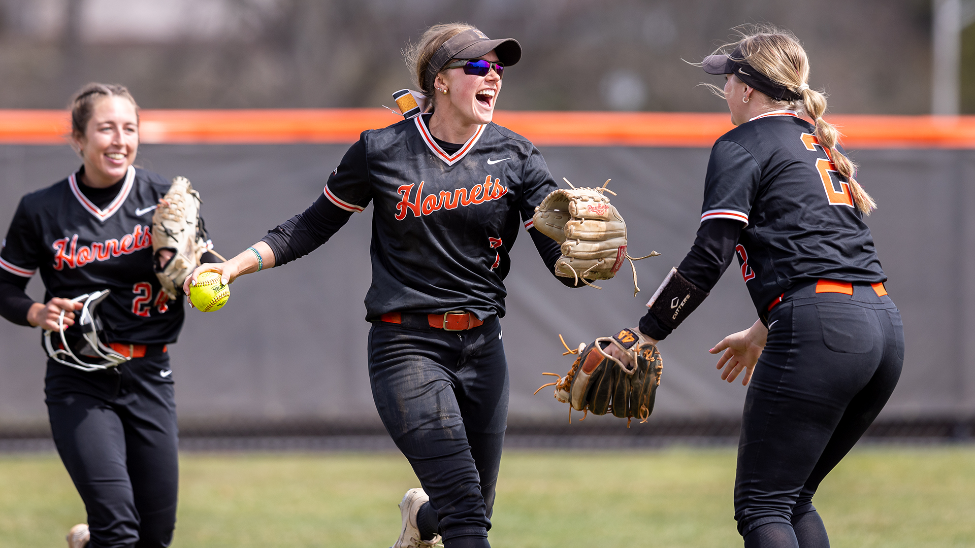 Landrie Fridsma playing softball