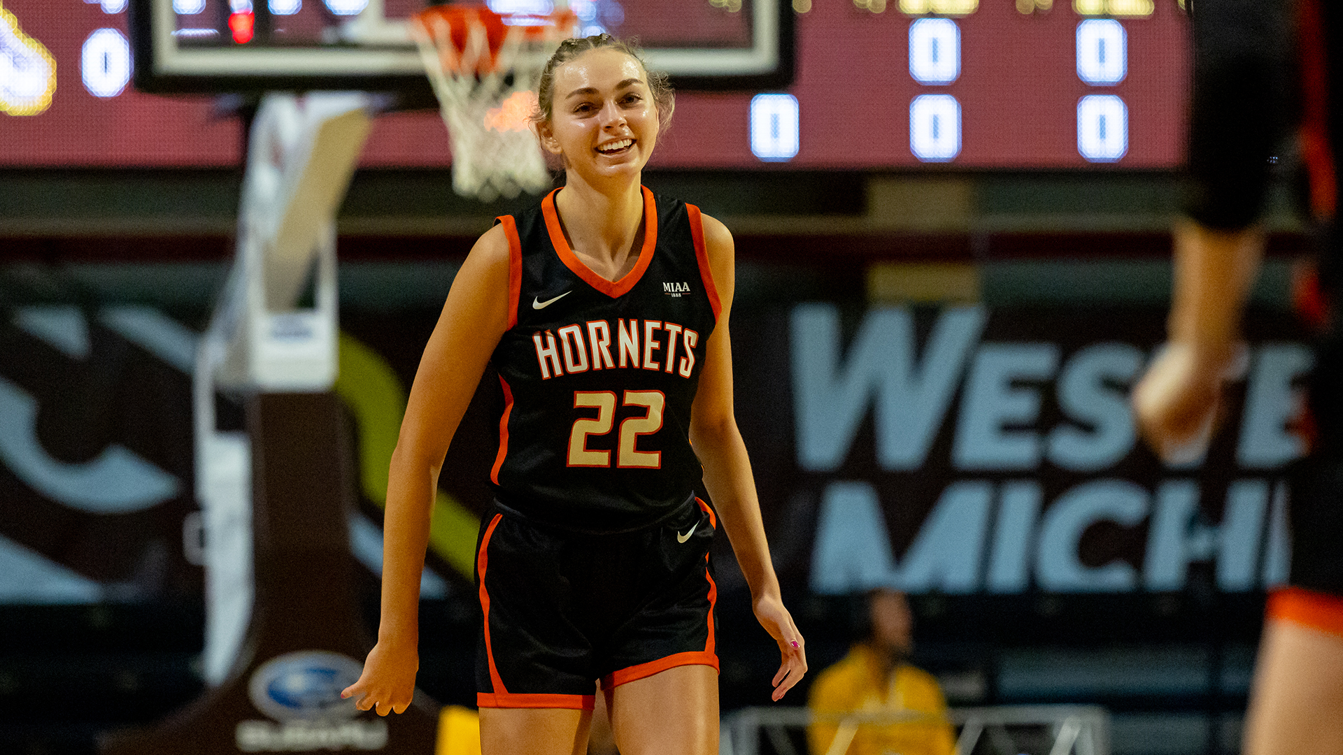 Lauren Vanderstelt playing basketball