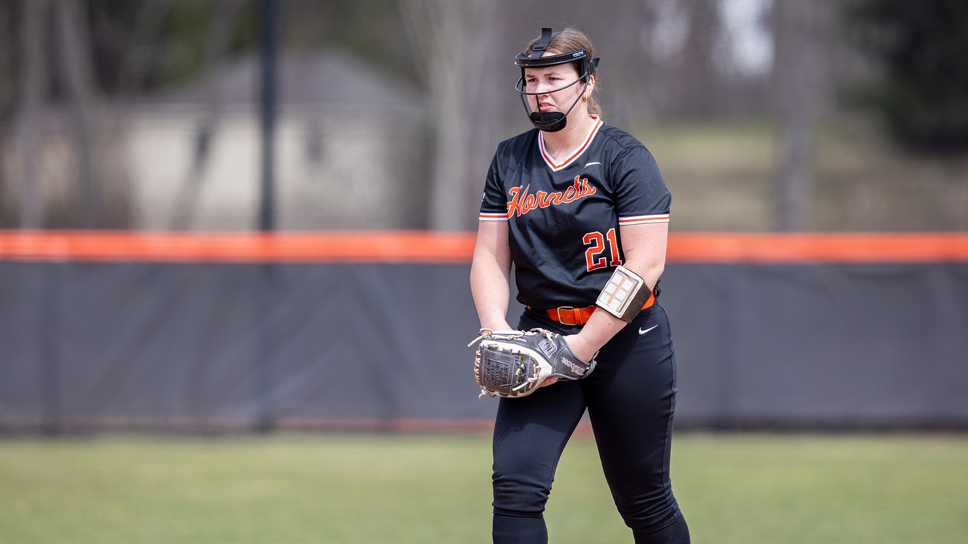 Maddie Potts playing softball