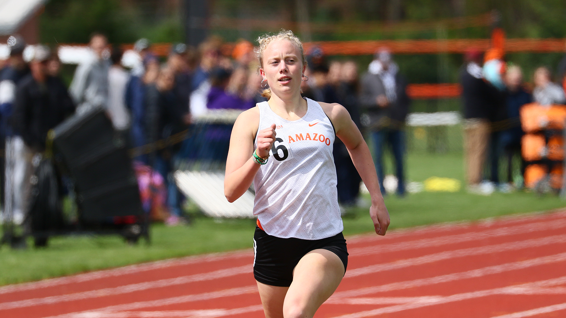 Ava King running track